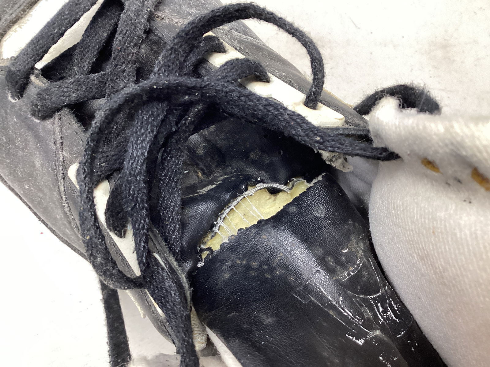 Men's Athletic Shoes - 14