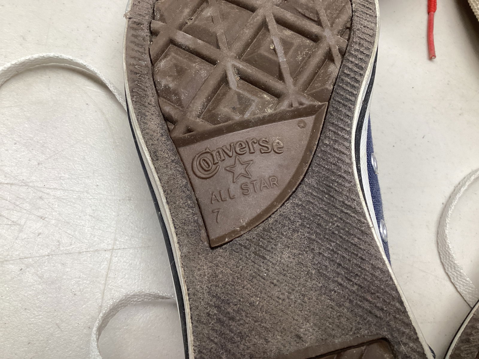 Men's Athletic Shoes - 7