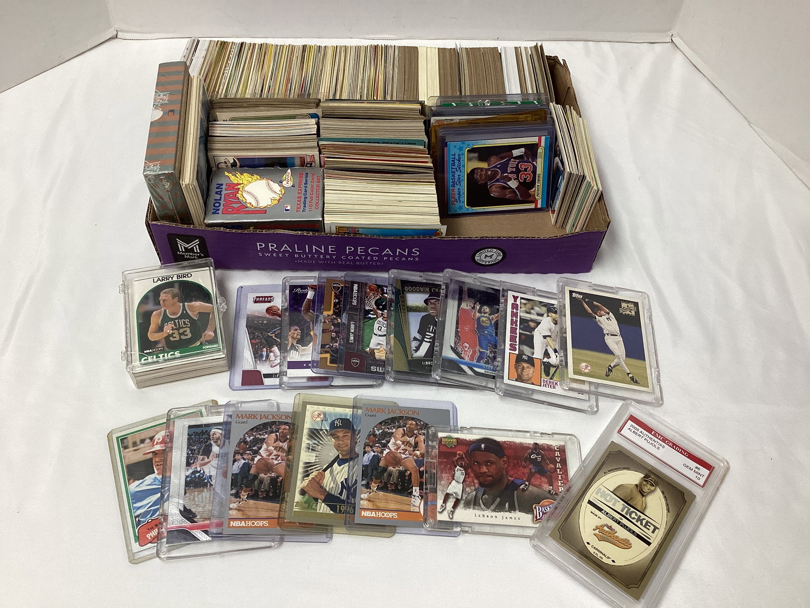 Large Collection of Baseball, Basketball, and Other Cards: . 
