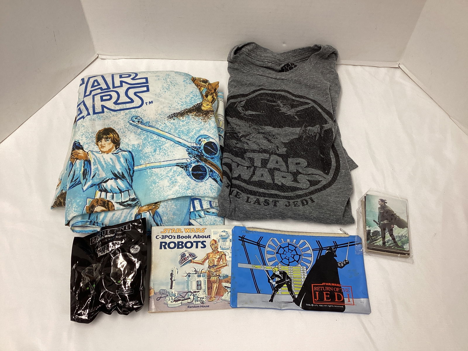 Star Wars Sheets, T-Shirt, and More: . 