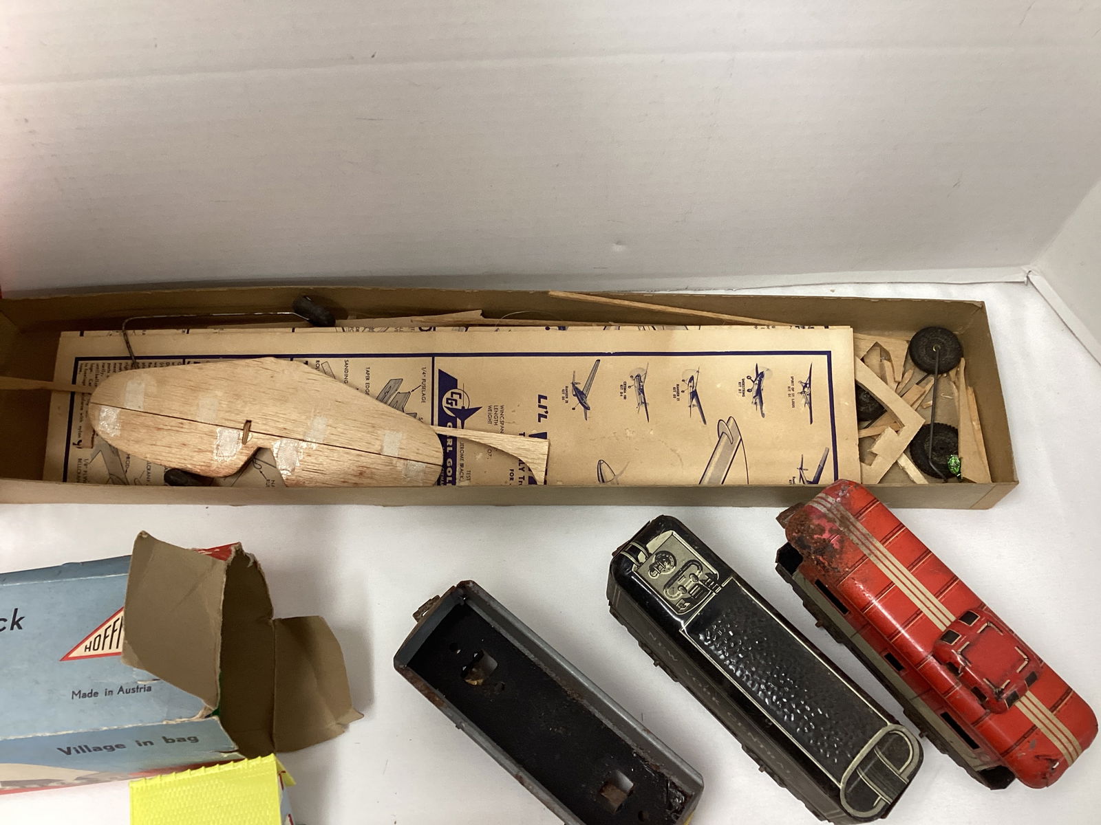 Marx Model Trains, Model Airplanes, and Plastic Houses - 7