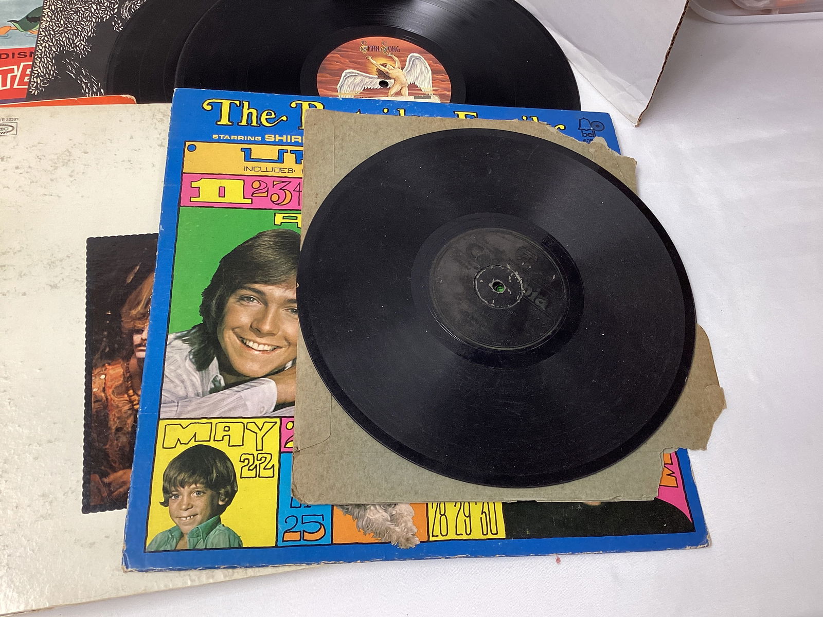 Vinyl Record Albums and Victrola Records - 2