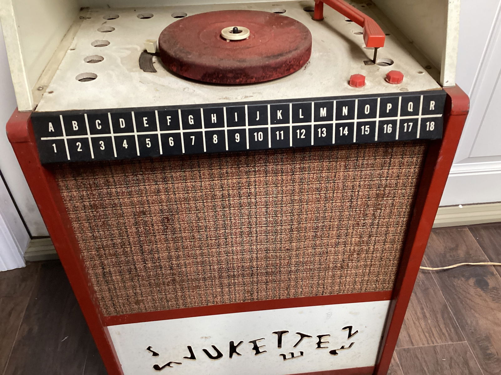 Vintage Jukette Child's Jukebox Style Record Player - 4