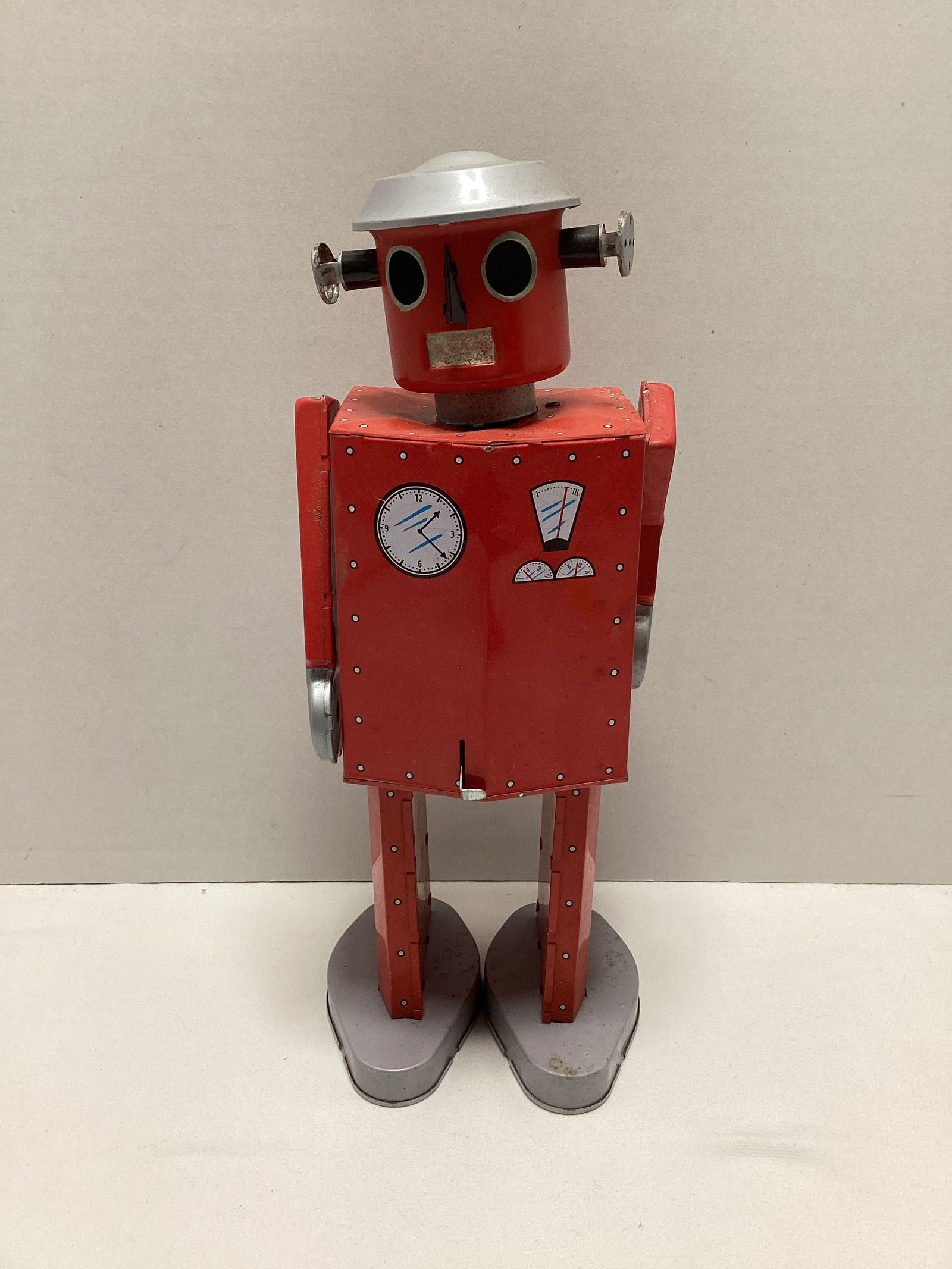 Vintage Atomic Wind-Up Robot Man Tin Toy (1 of 5)