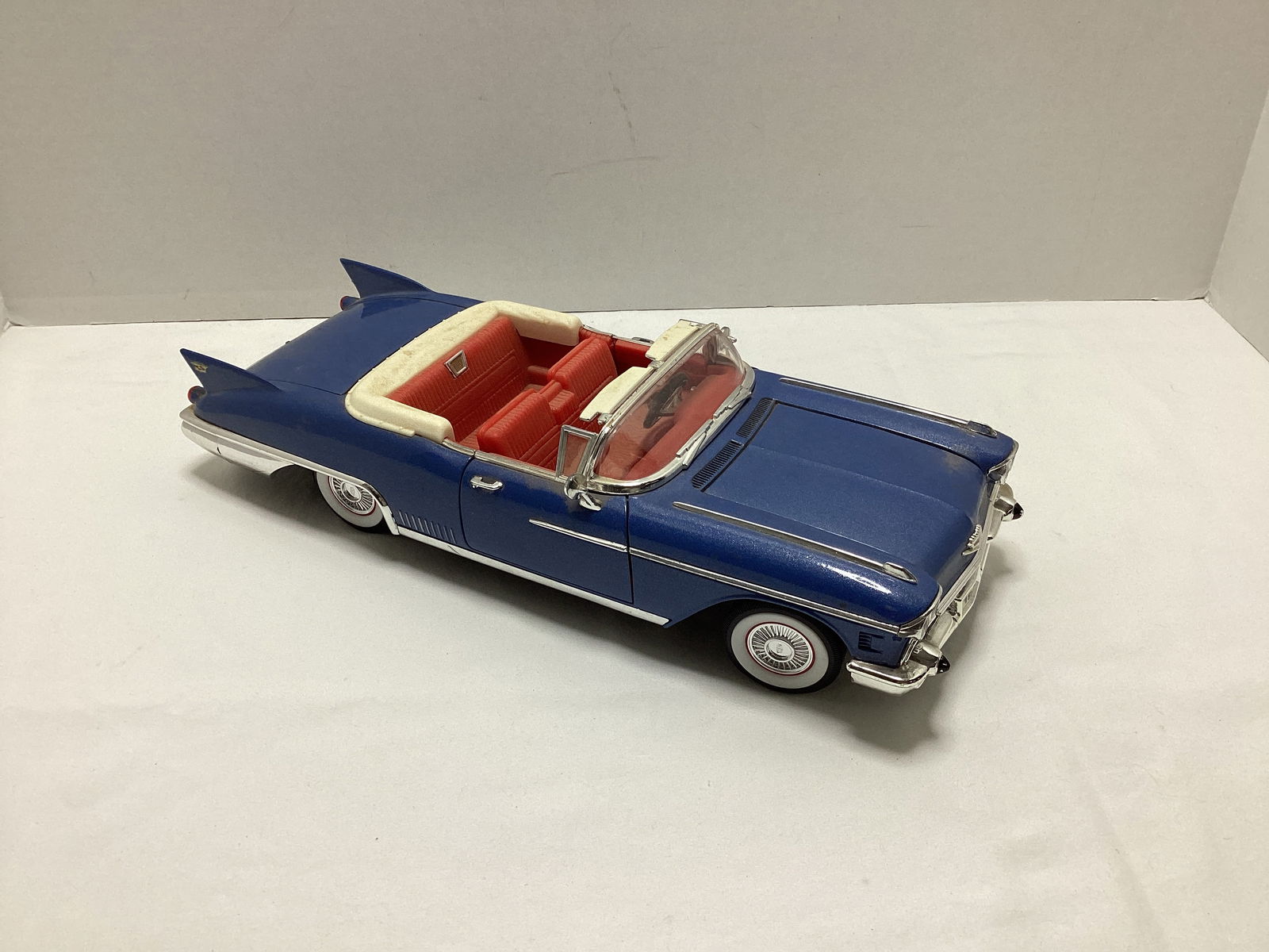 Motor Max and Road Legends 1:18 Scale Cars - 11