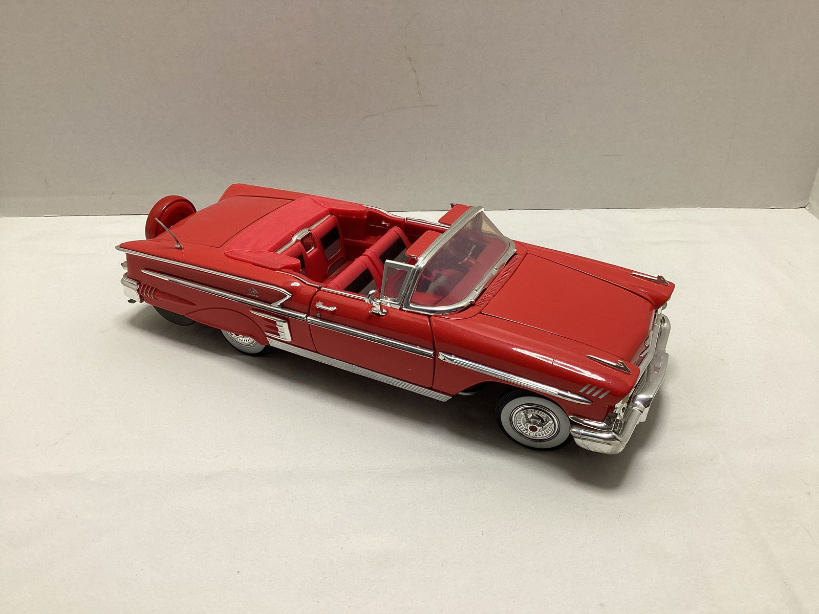 Motor Max and Road Legends 1:18 Scale Cars - 7