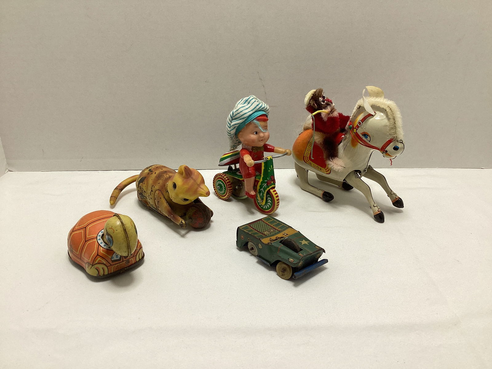 Five Vintage Tin Toys (1 of 16)