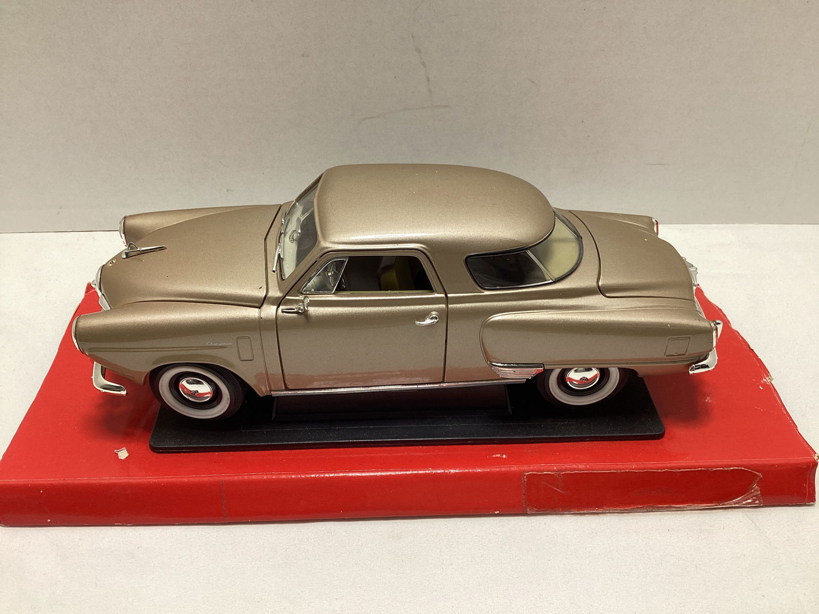 Diecast Models and Battery Operated Cars - 11