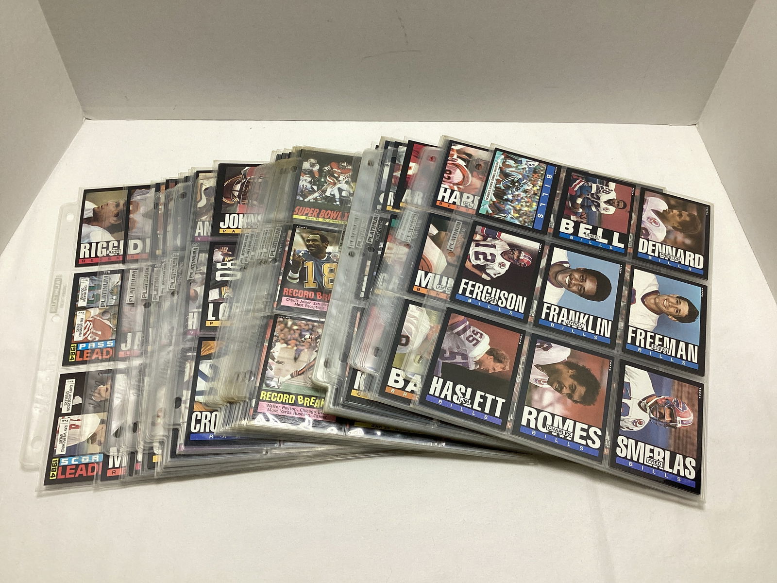 1985 Topps NFL Football Cards in Binder Pages: . 