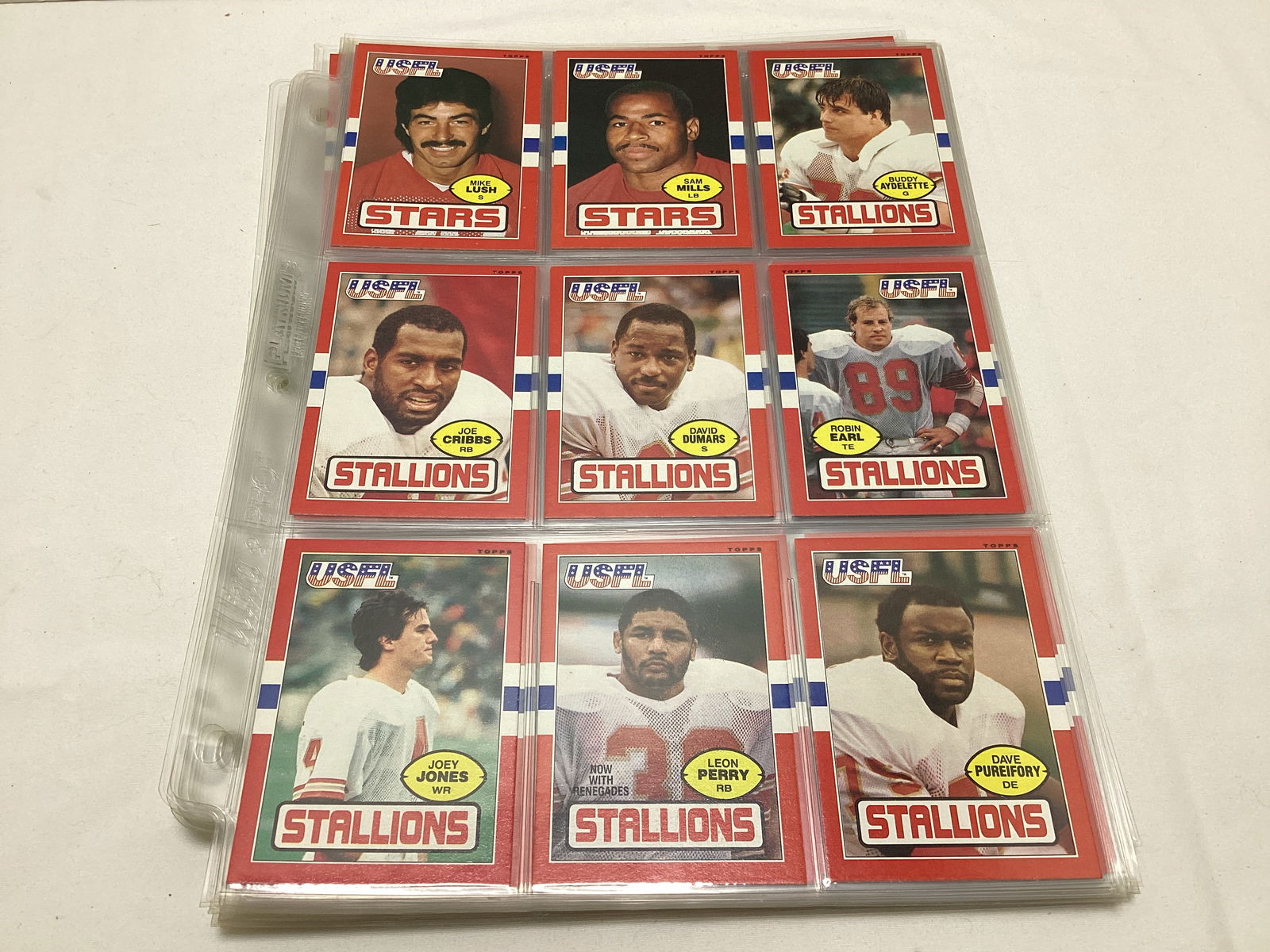 1985 Topps USFL Football Cards in Binder Pages - 4