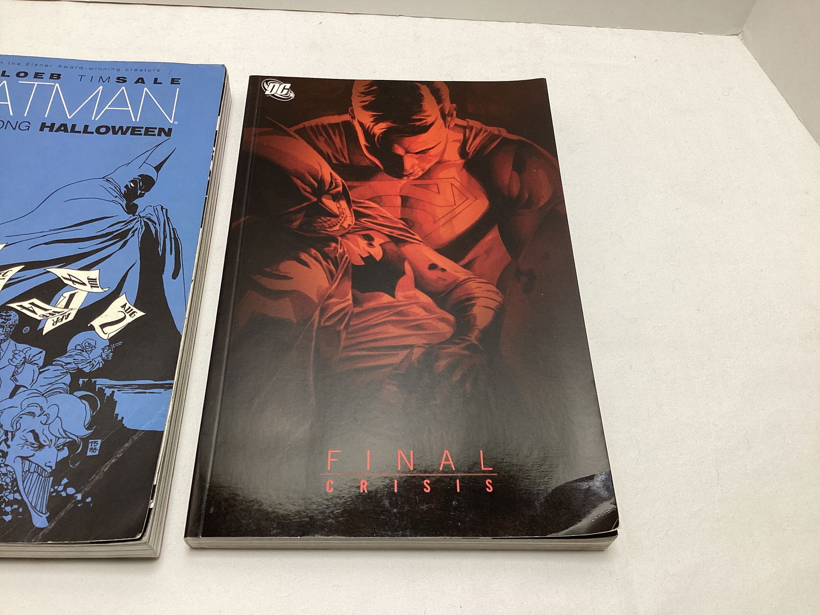 Two DC Comics Graphic Comics - 3