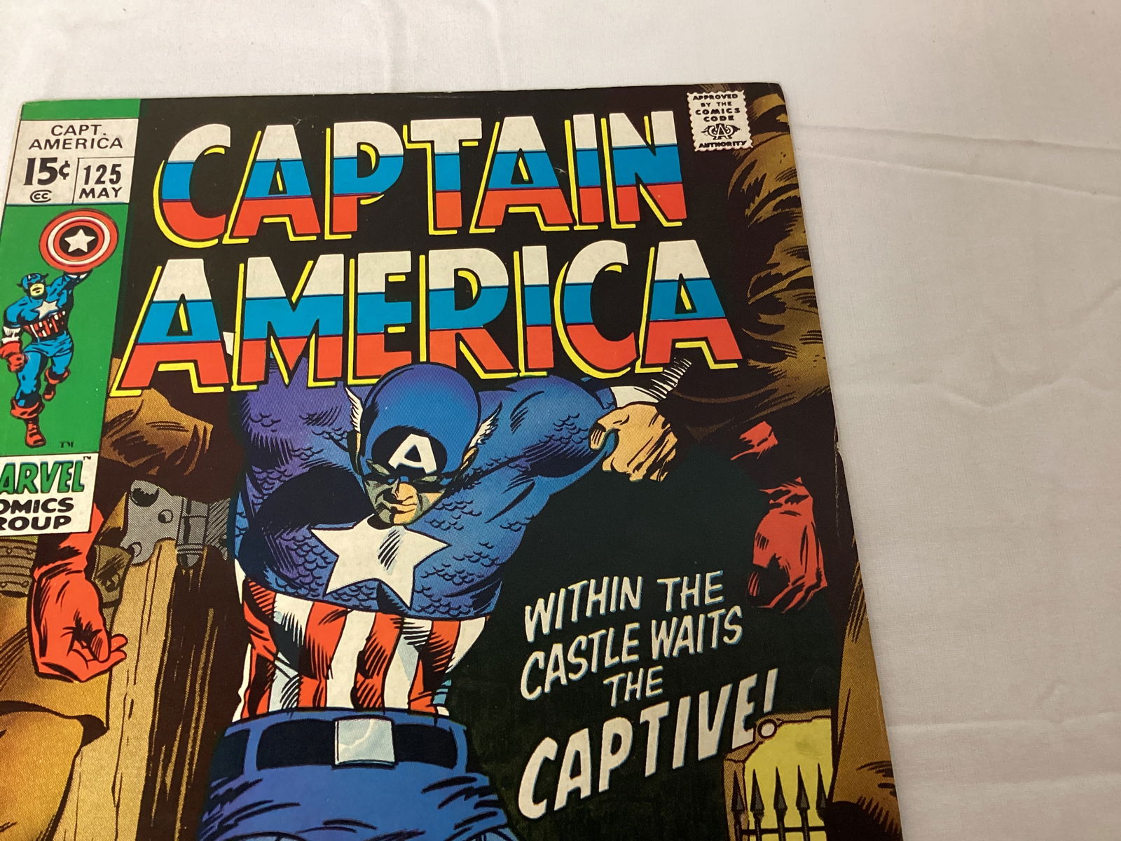 Captain America 125 Marvel Comic Book - 3