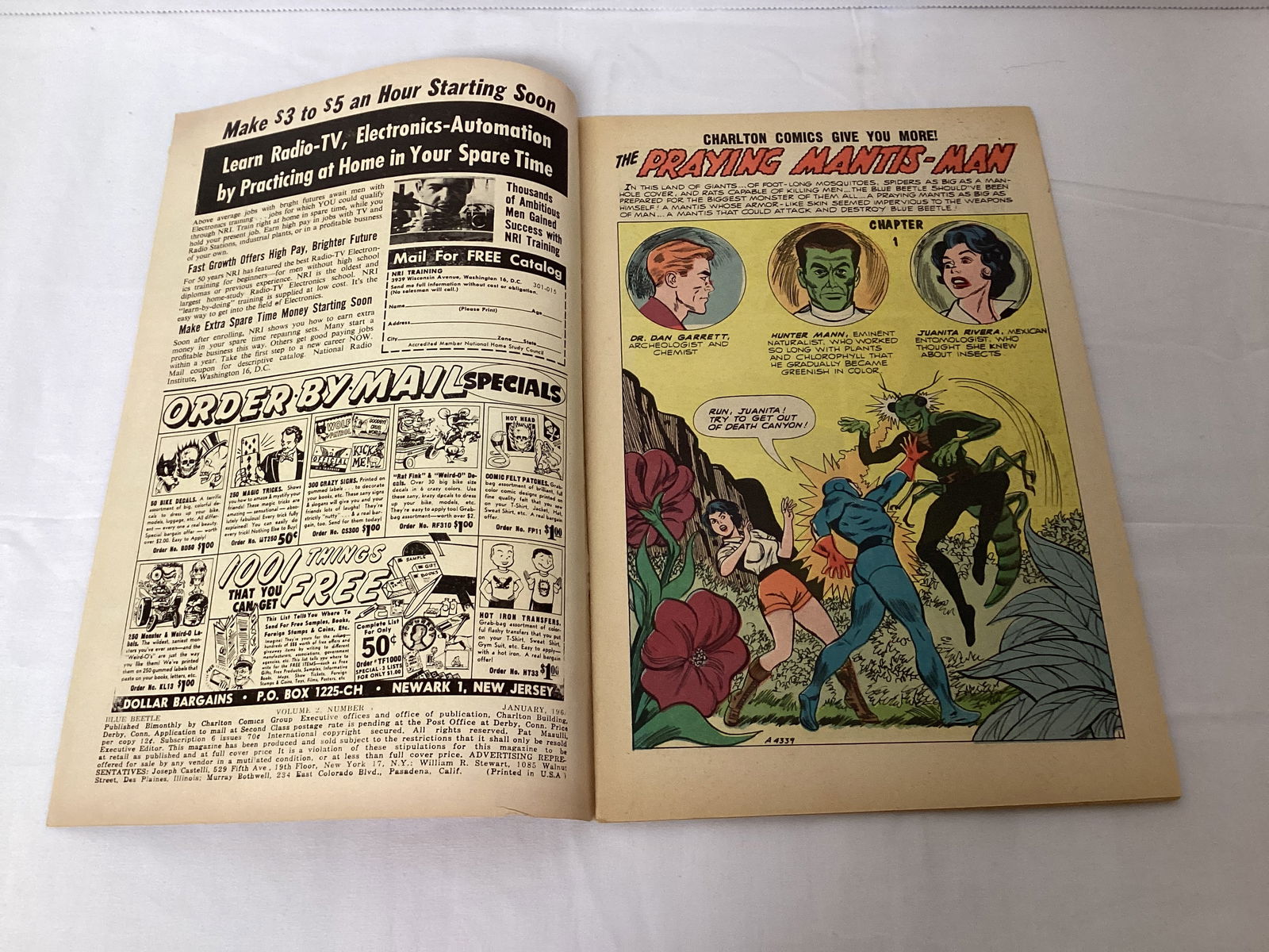 Blue Beetle 4 Charlton Comic Book - 6