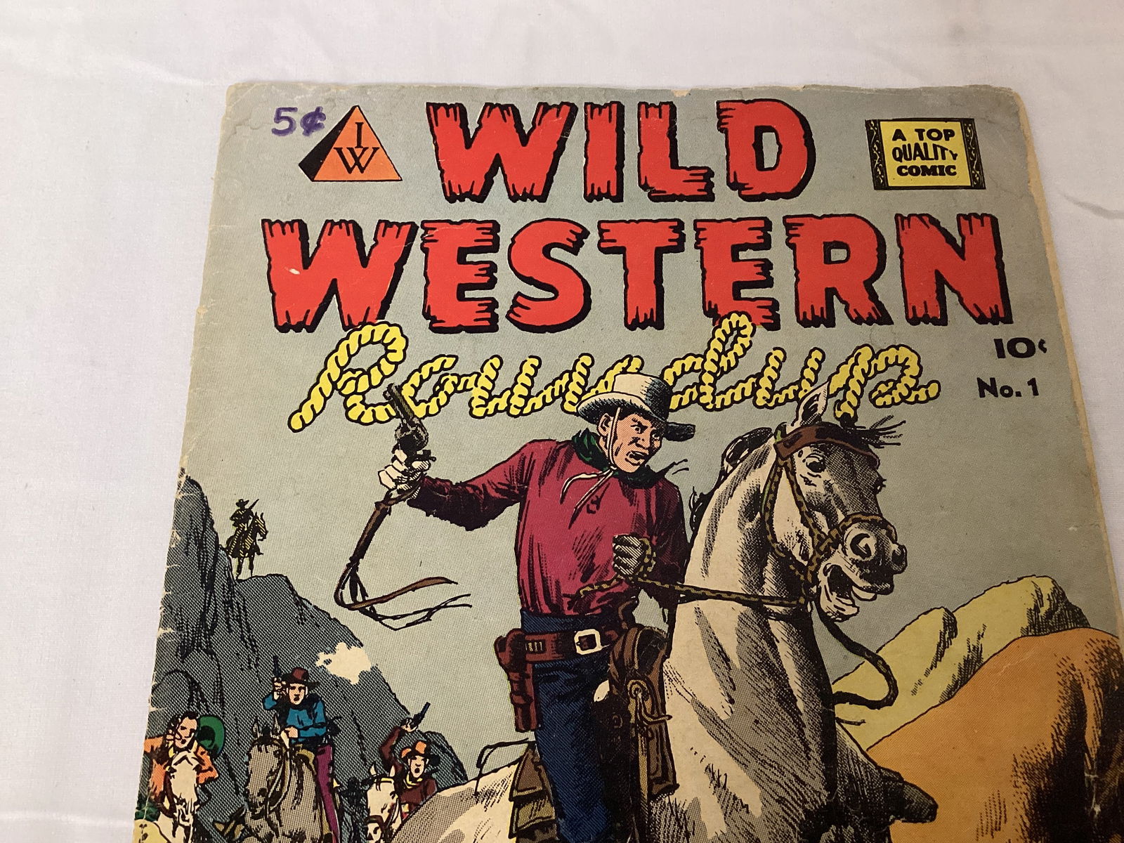 Wild Western Roundup 1 Top Quality Comic Book - 2