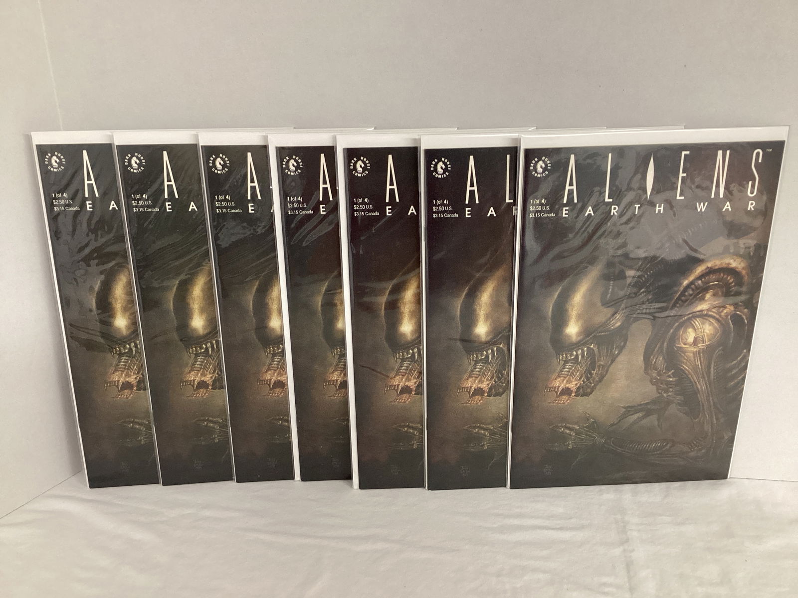 Seven Aliens Earth War 1 Dark Horse Comic Books: Please preview and see all photos for condition 