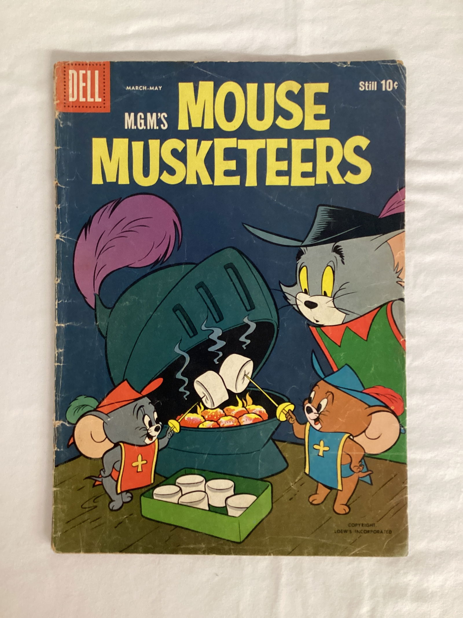 MGM's Mouse Musketeers 17 Dell Tom and Jerry Comic Book: 1959, Please preview and see all photos for condition 