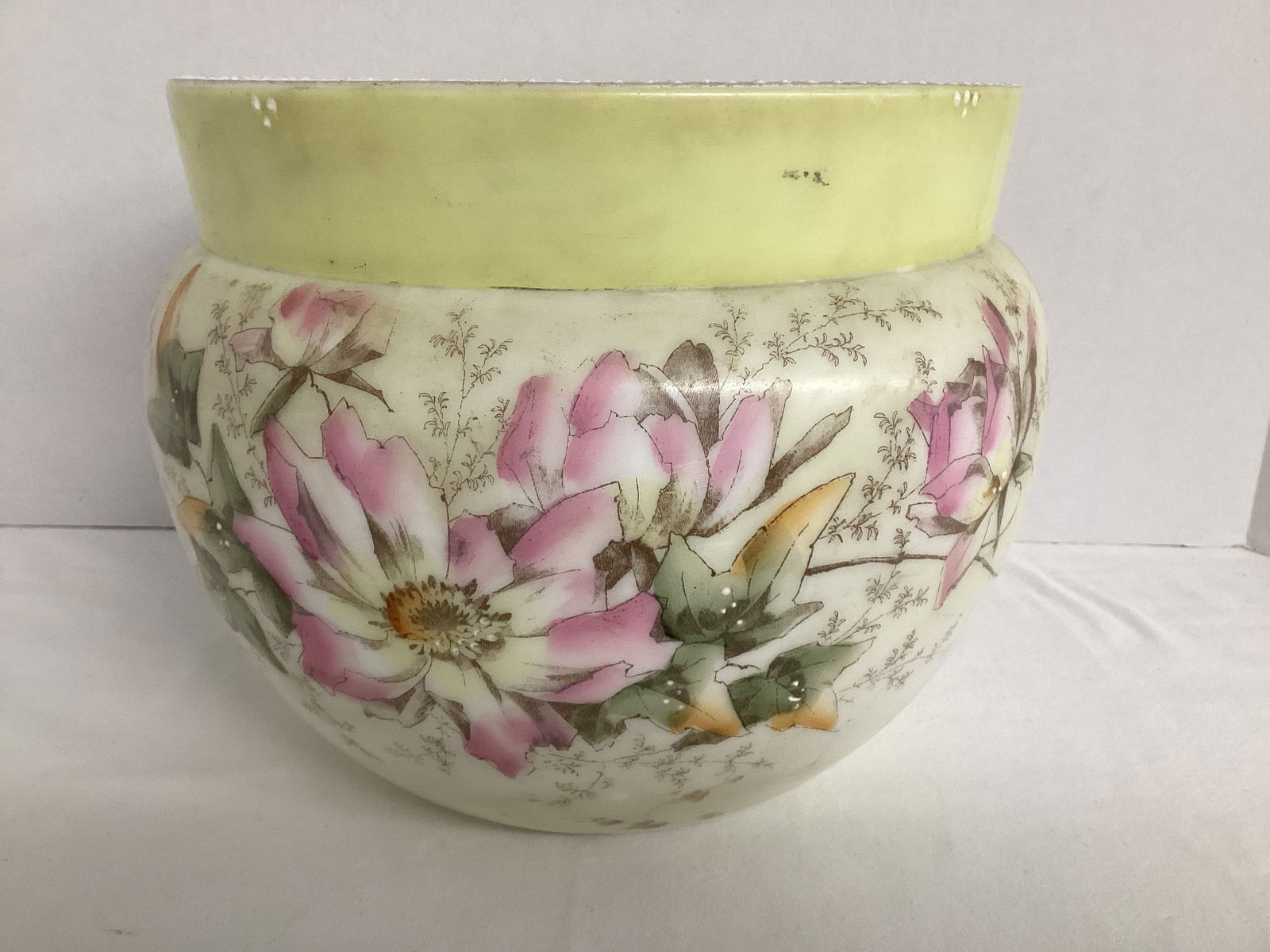 Antique Wave Crest Jardiniere: marked, 9" diameter at rim, 7 3/4" h, two small chips on the rim 