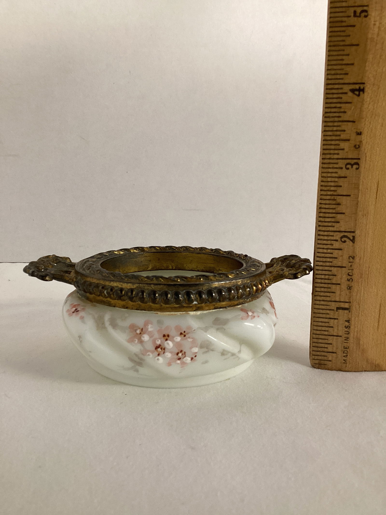 Wave Crest C F Monroe Handled Trinket Dish - 5