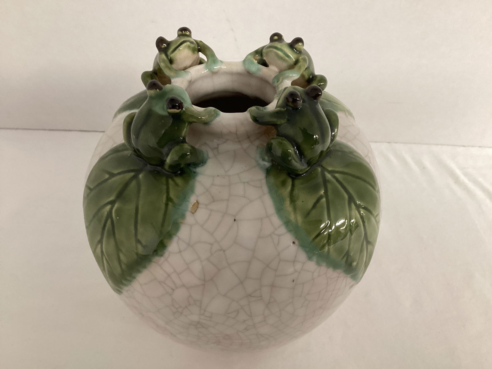 Pottery Vase with Frogs and Leaves - 3