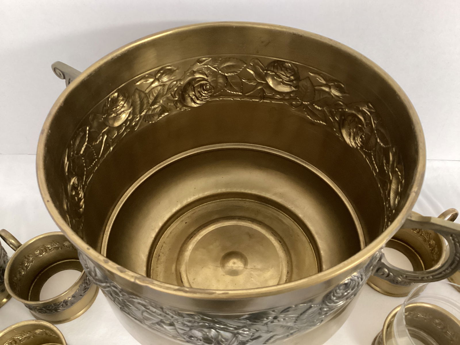 Vintage Brass Embossed Rose Pattern Eggnog Punch Bowl with Lid and 12 Brass Glass Holders - 6