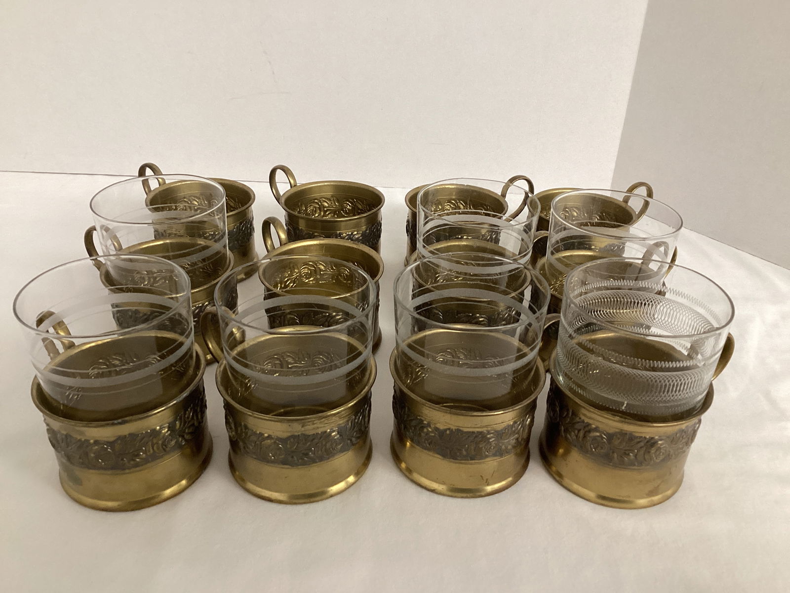 Vintage Brass Embossed Rose Pattern Eggnog Punch Bowl with Lid and 12 Brass Glass Holders - 9