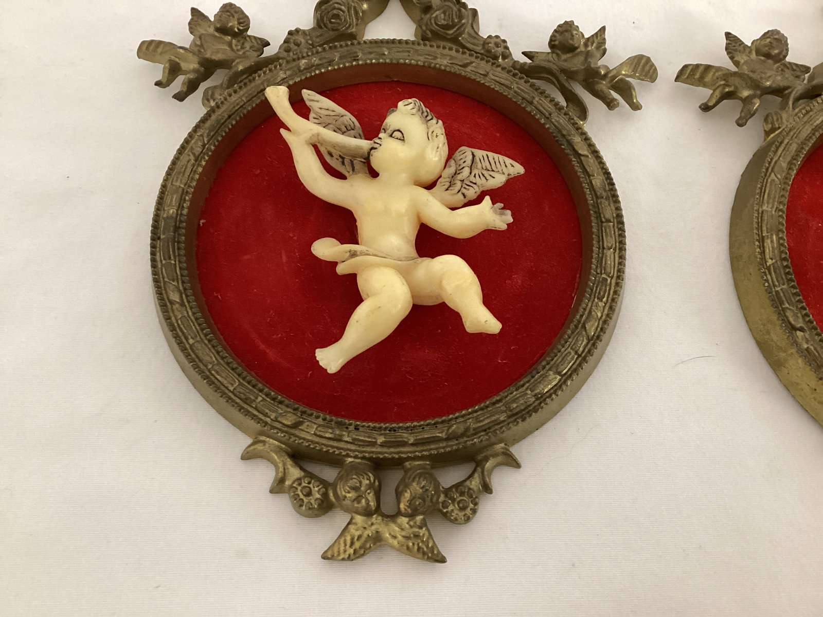 Pair of Vintage Frames with Attached Cherubs - 3