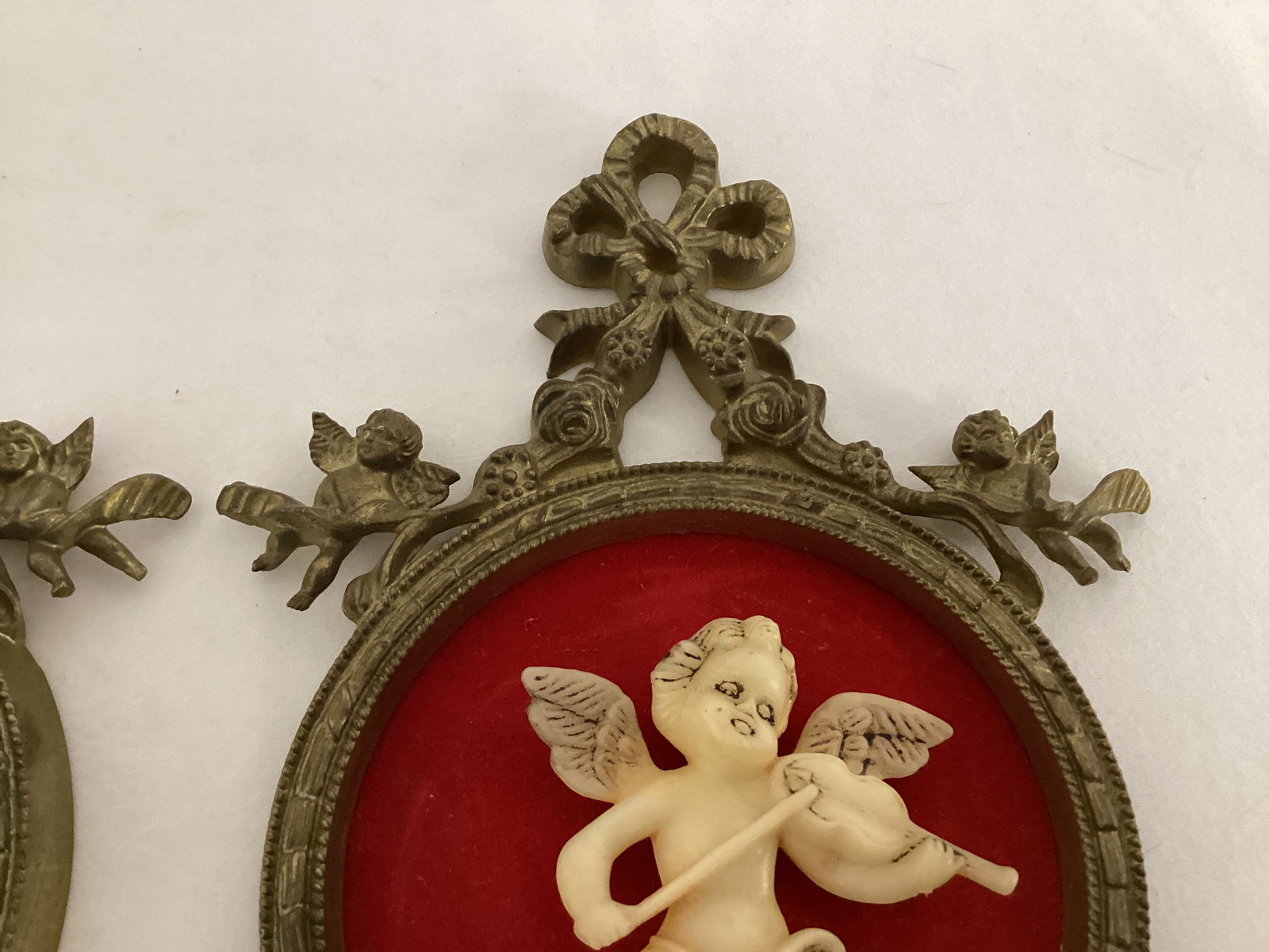 Pair of Vintage Frames with Attached Cherubs - 4