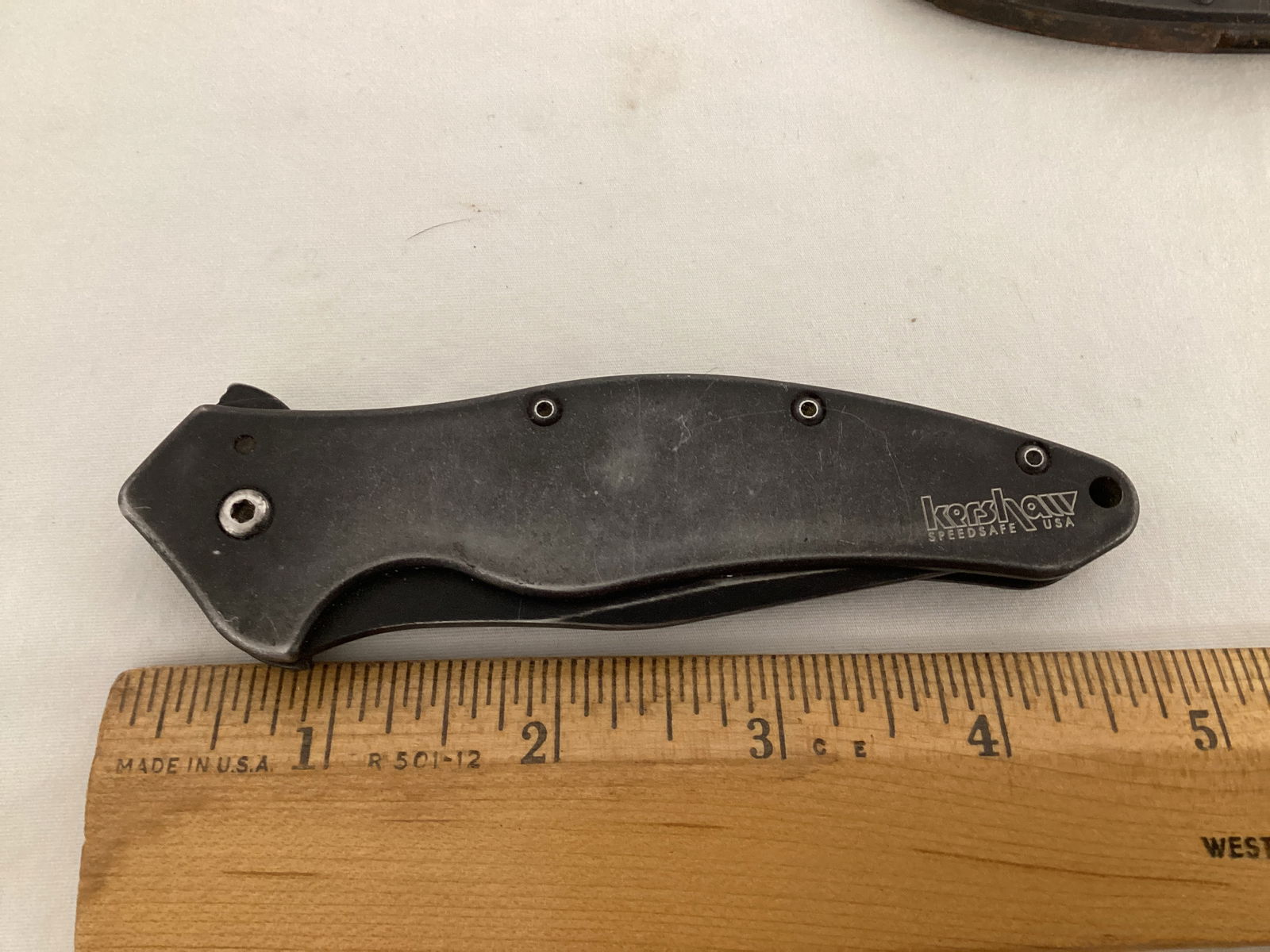 Hart and Kershaw Pocket Knives: worn, some rust 