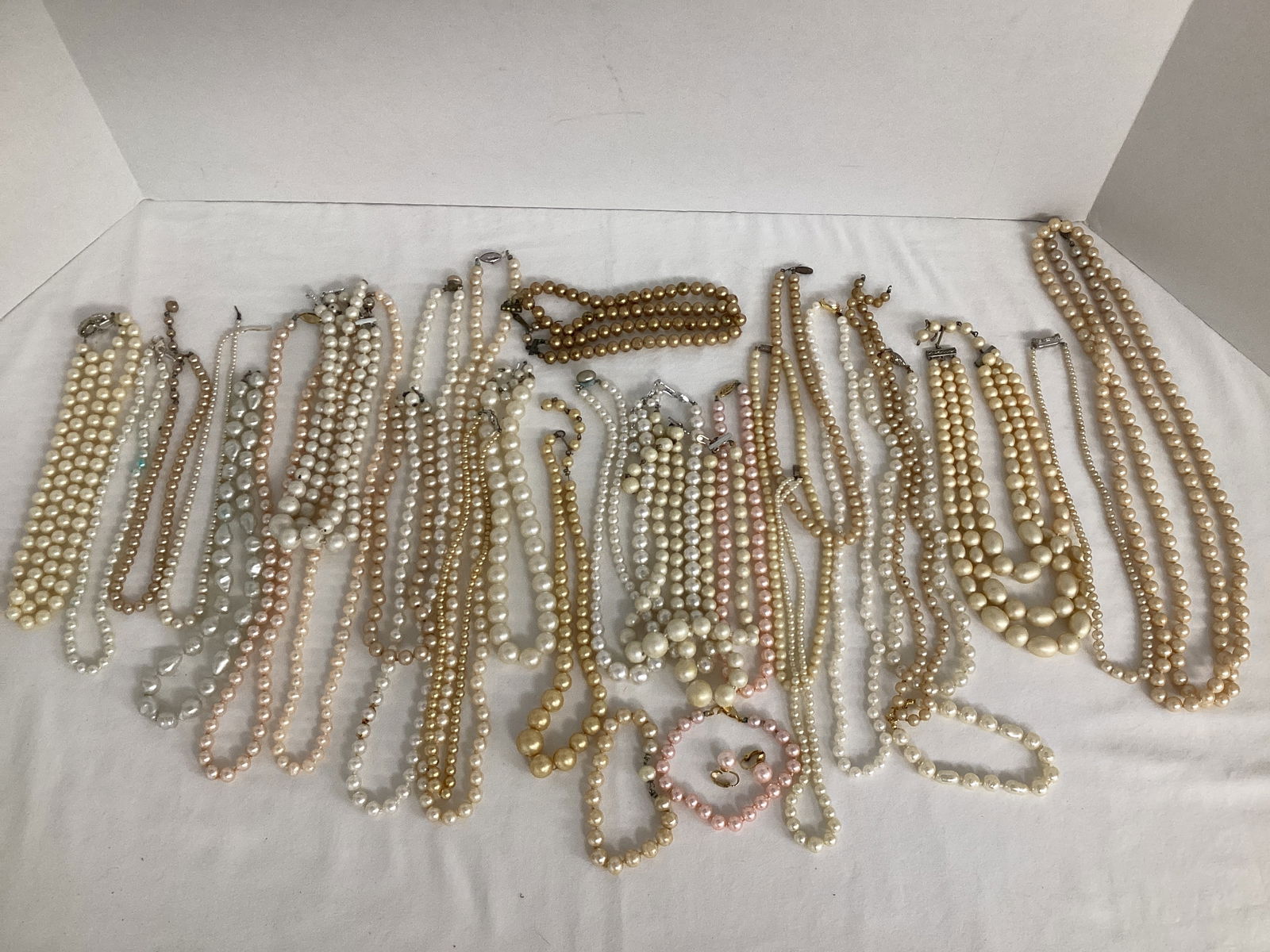 Faux Pearl Necklaces and Bracelets (1 of 7)