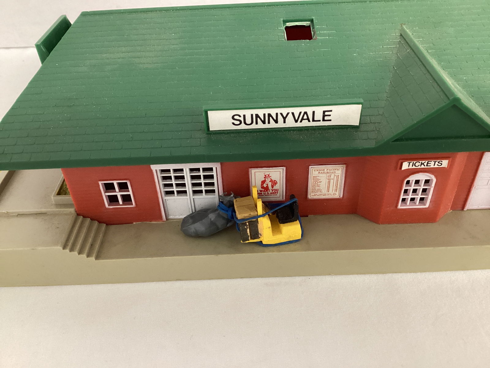 Bachmann HO Scale Model Train Station - 2