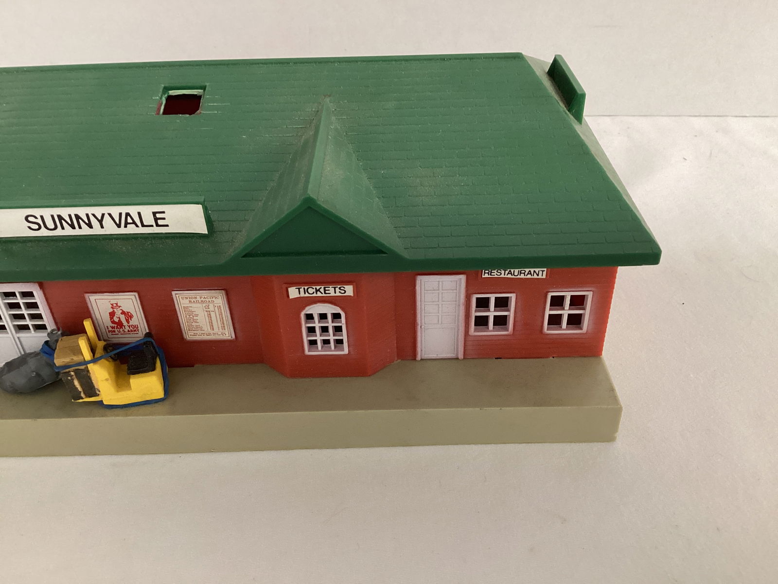 Bachmann HO Scale Model Train Station - 3