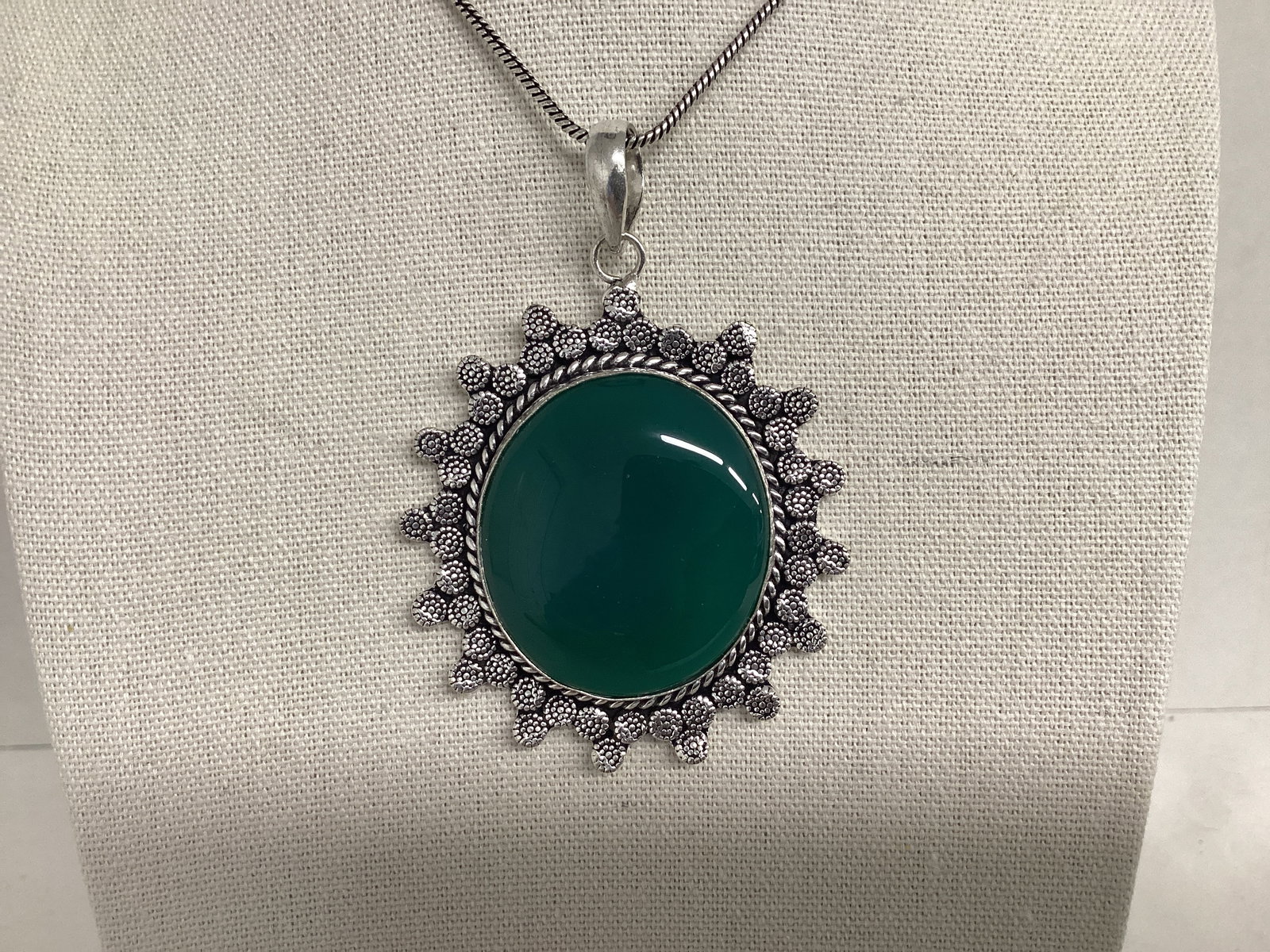 Green Onyx Pendant with Chain: pennant 2 1/4" L, chain 20" L 