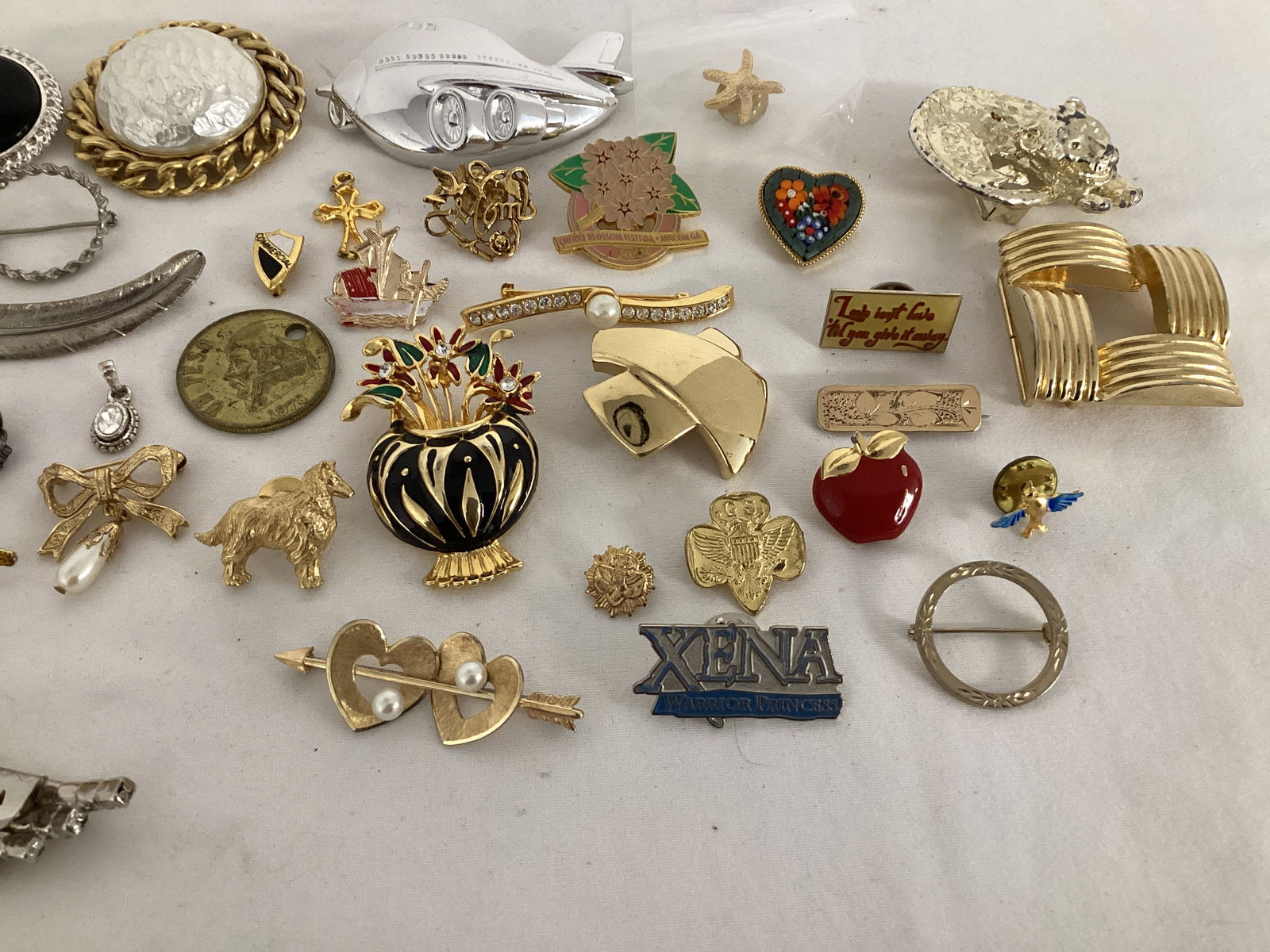 Brooches and Pins - 7