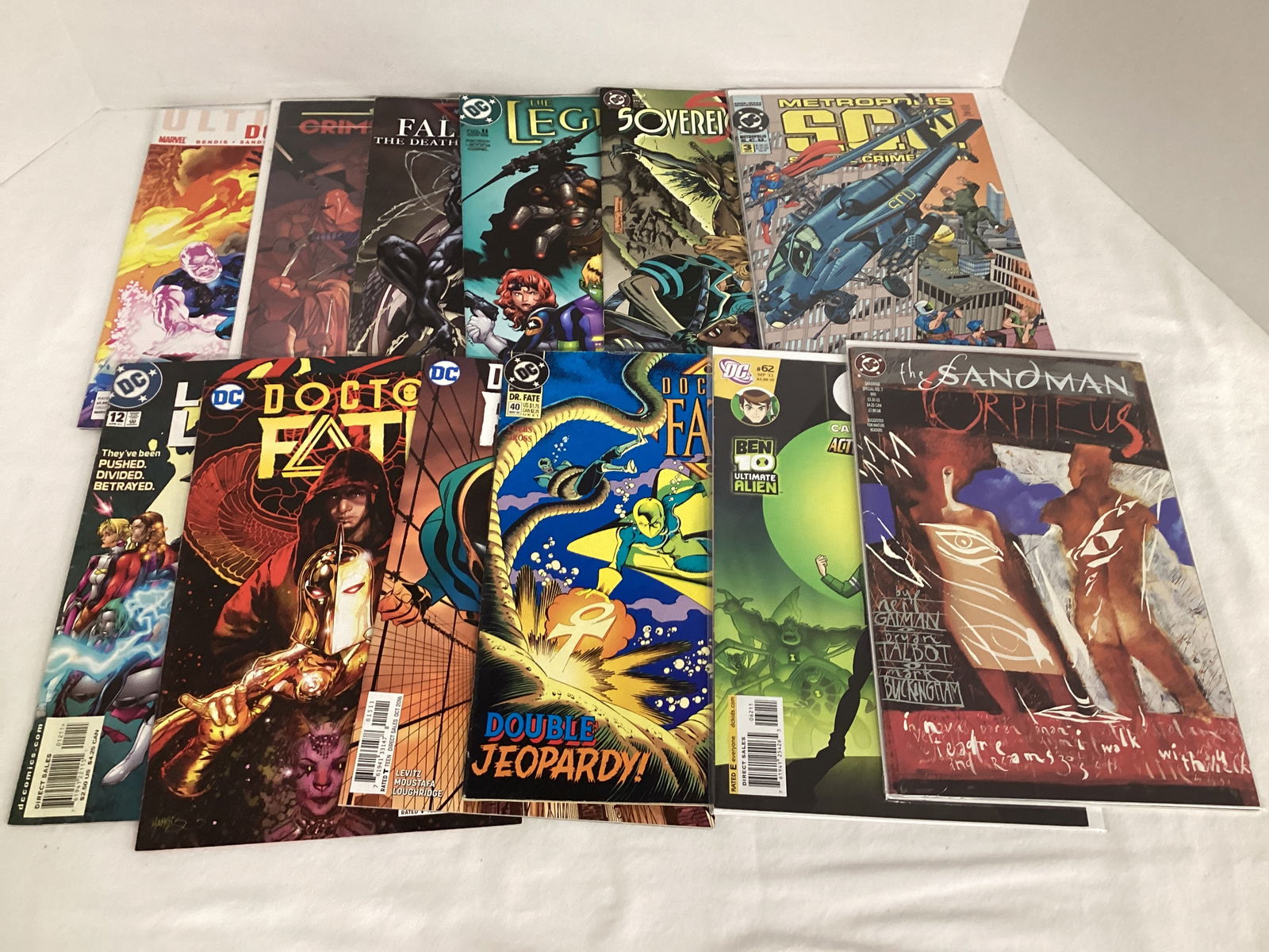 DC and Marvel Comic Books: . 