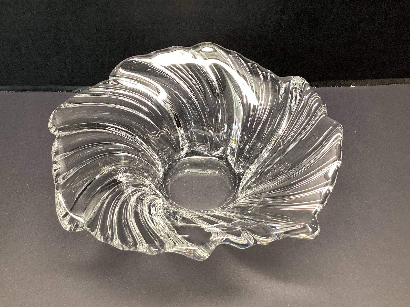 Mikasa Crystal Spiral Dish: 8" diameter 