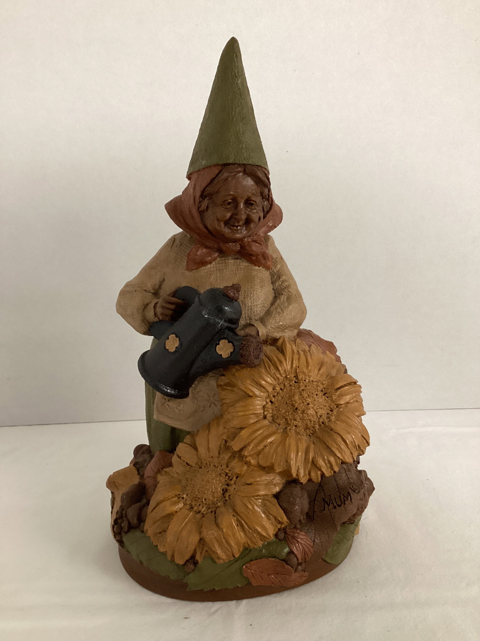 Tom Clark Cairn Studios Mum Sculpture: Cairn Society Members Only, 1990, 11" h