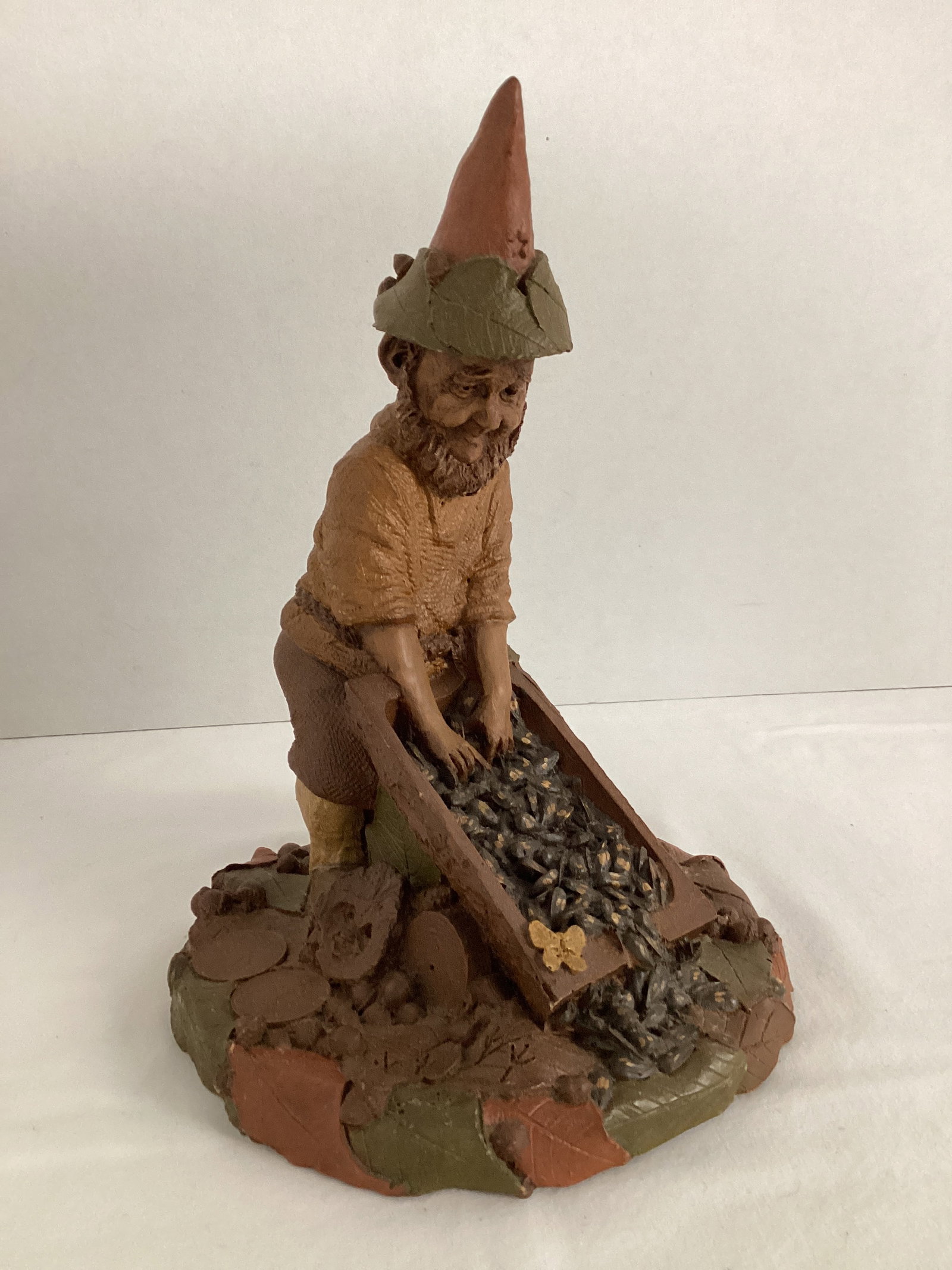 Tom Clark Cairn Studios Hitch Sculpture: 1987, 9" h