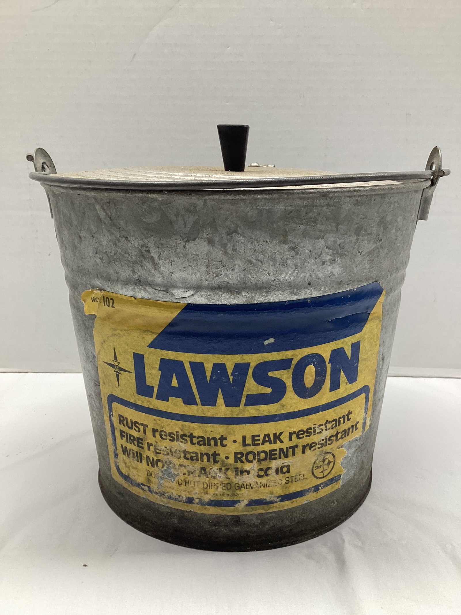 Lawson Galvanized Bucket with Hinged Lid (1 of 6)