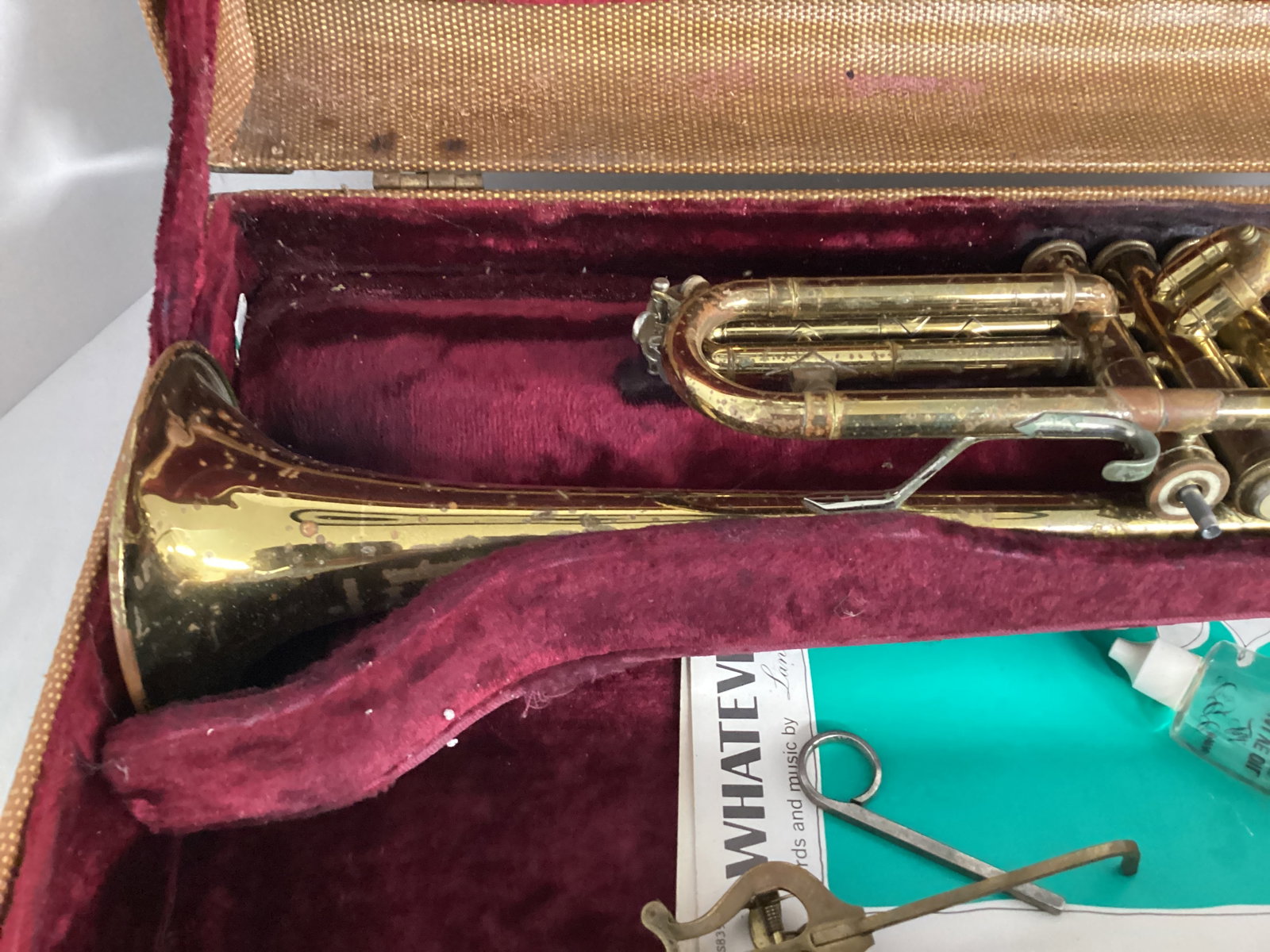 Vintage Bundy Trumpet in Case - 2