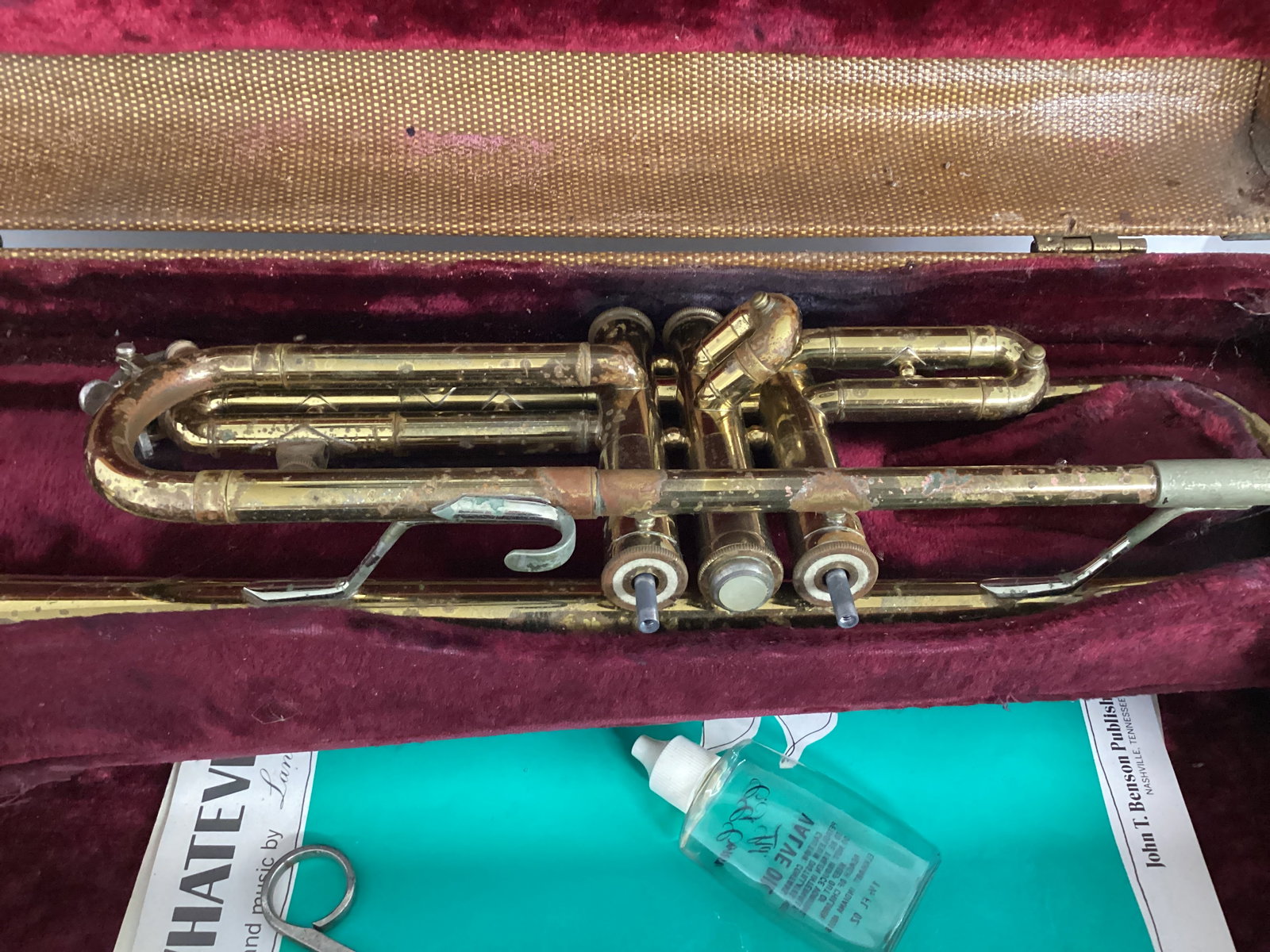 Vintage Bundy Trumpet in Case - 3