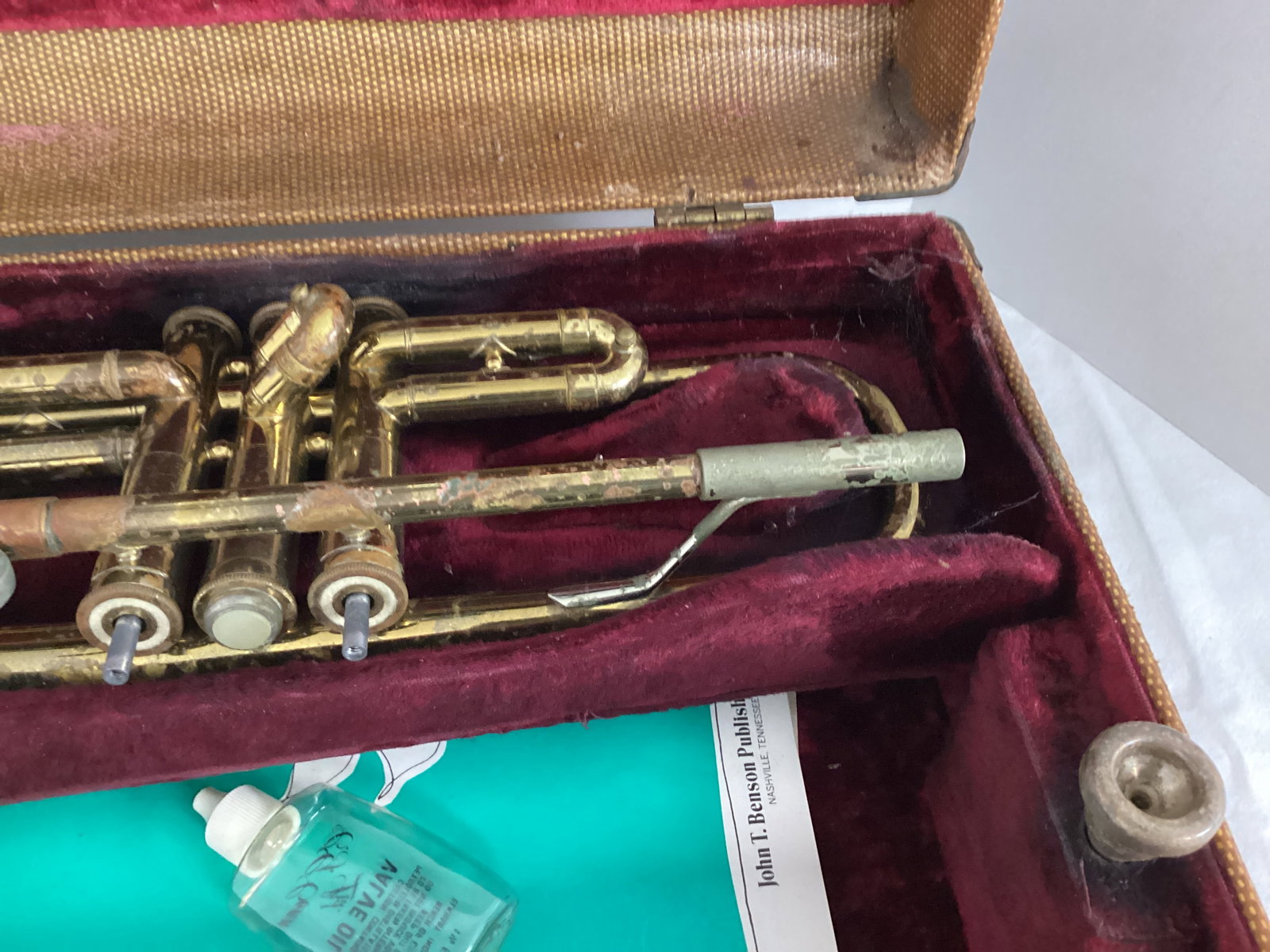 Vintage Bundy Trumpet in Case - 4