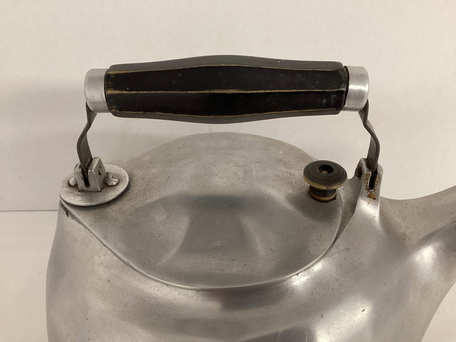 Griswold 5 Quart Colonial Design Cast Aluminum Tea Kettle - 2