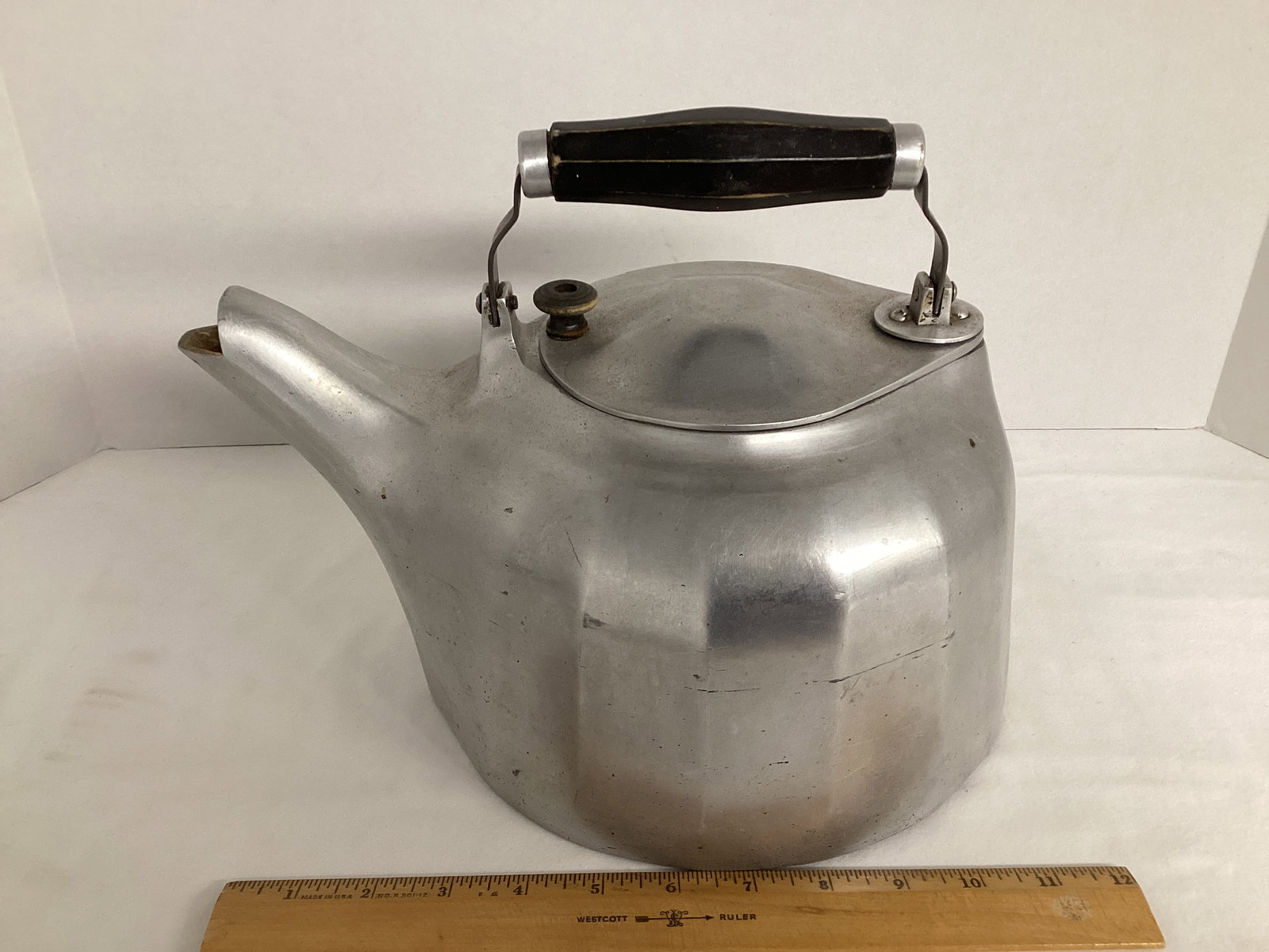Griswold 5 Quart Colonial Design Cast Aluminum Tea Kettle - 5