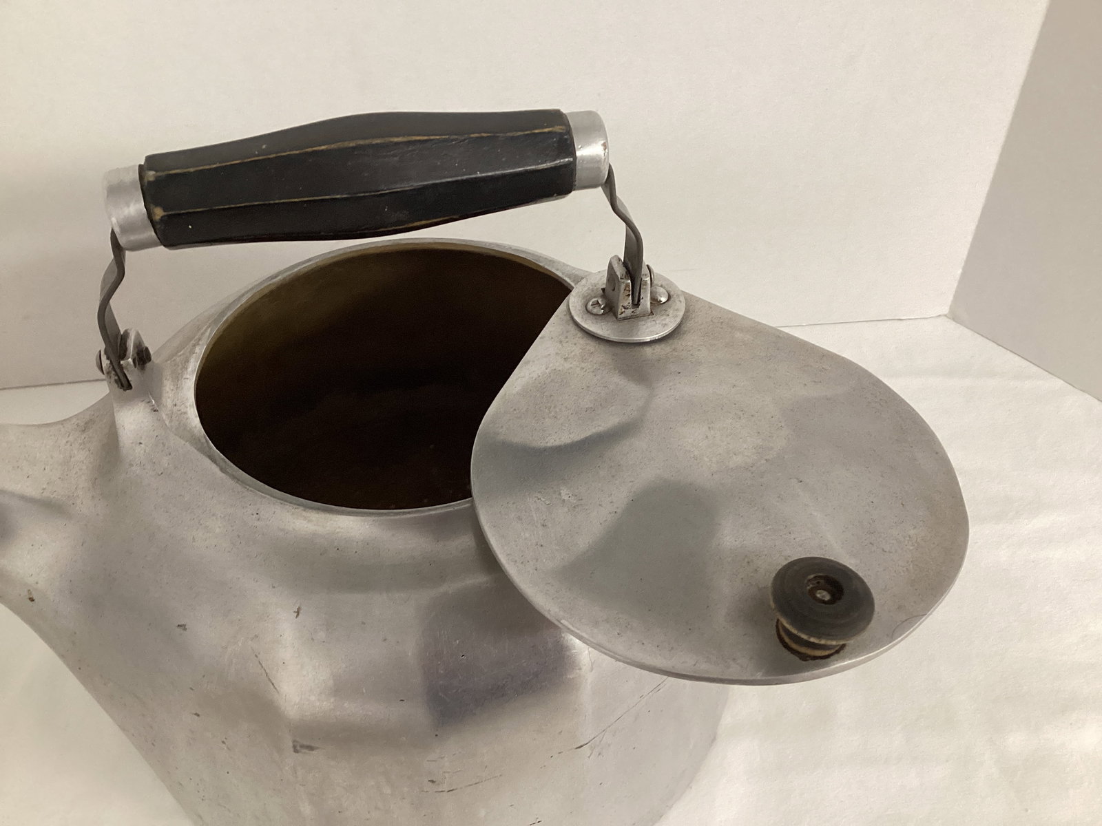 Griswold 5 Quart Colonial Design Cast Aluminum Tea Kettle - 7