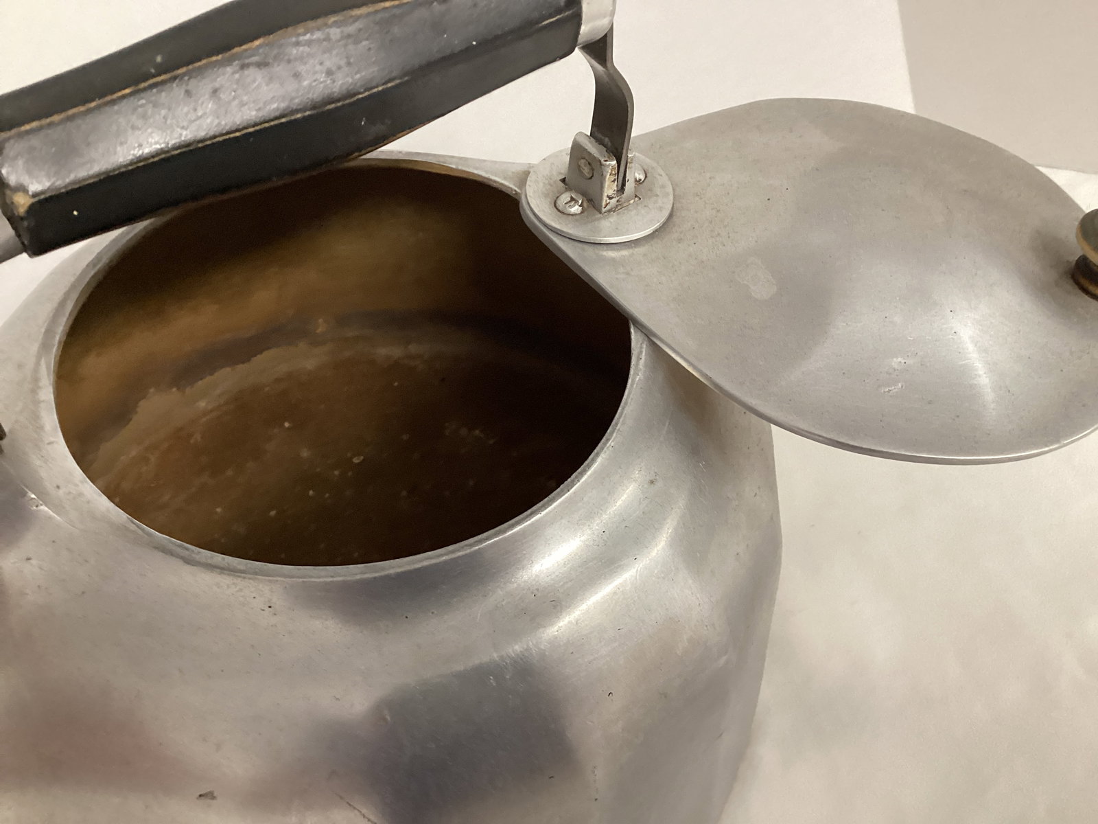 Griswold 5 Quart Colonial Design Cast Aluminum Tea Kettle - 8