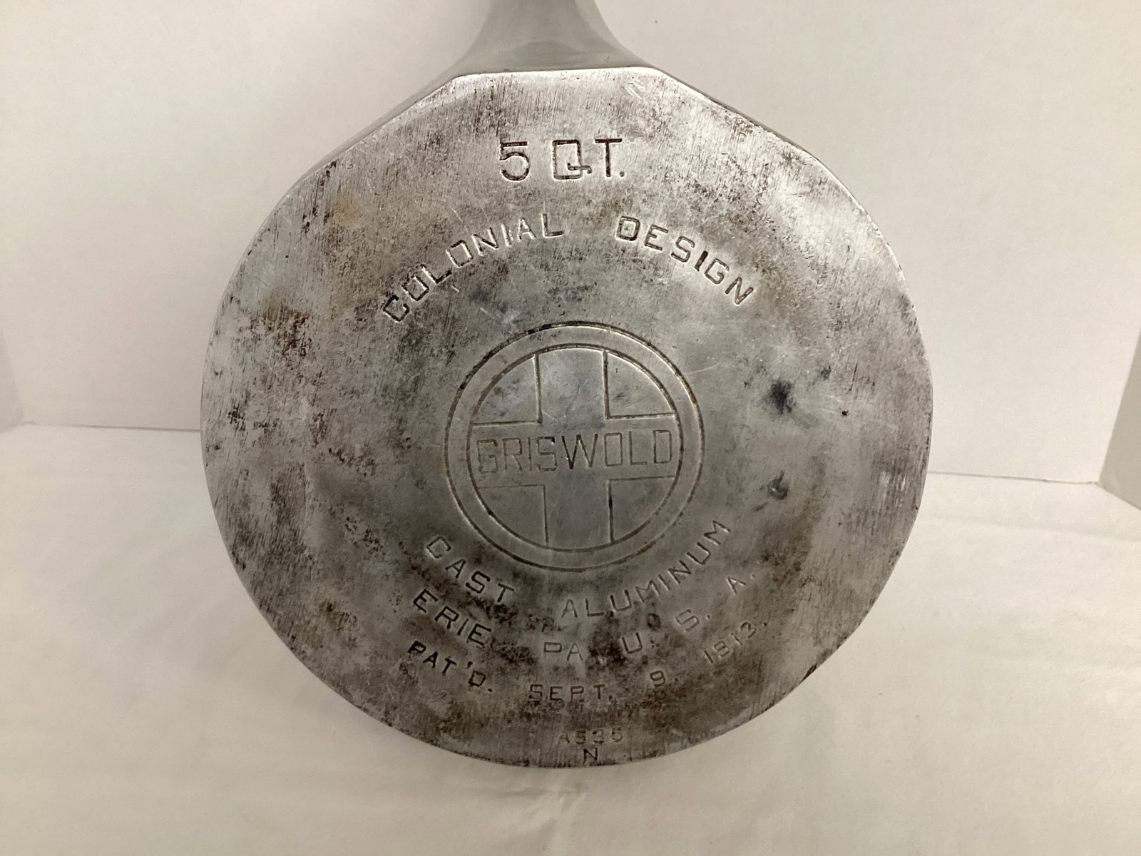 Griswold 5 Quart Colonial Design Cast Aluminum Tea Kettle - 9