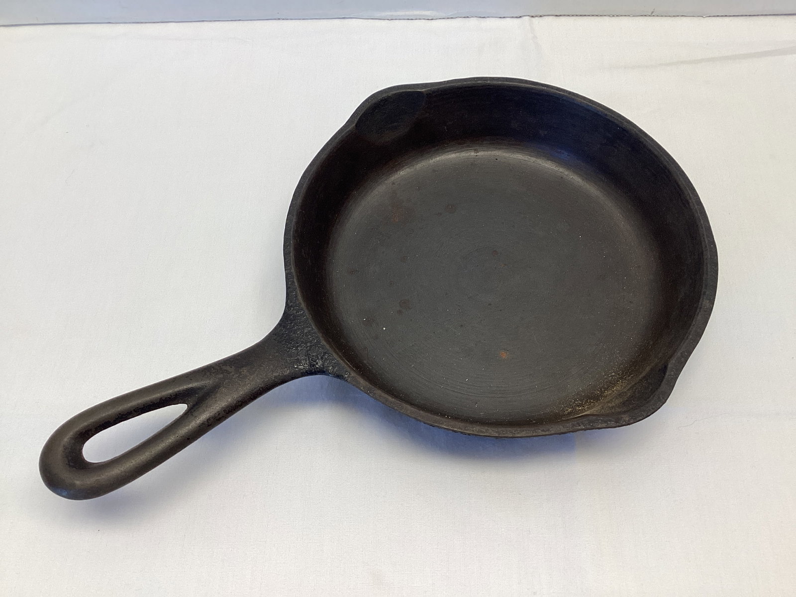 Wagner Ware Sydney 1053H Cast Iron Skillet (1 of 8)