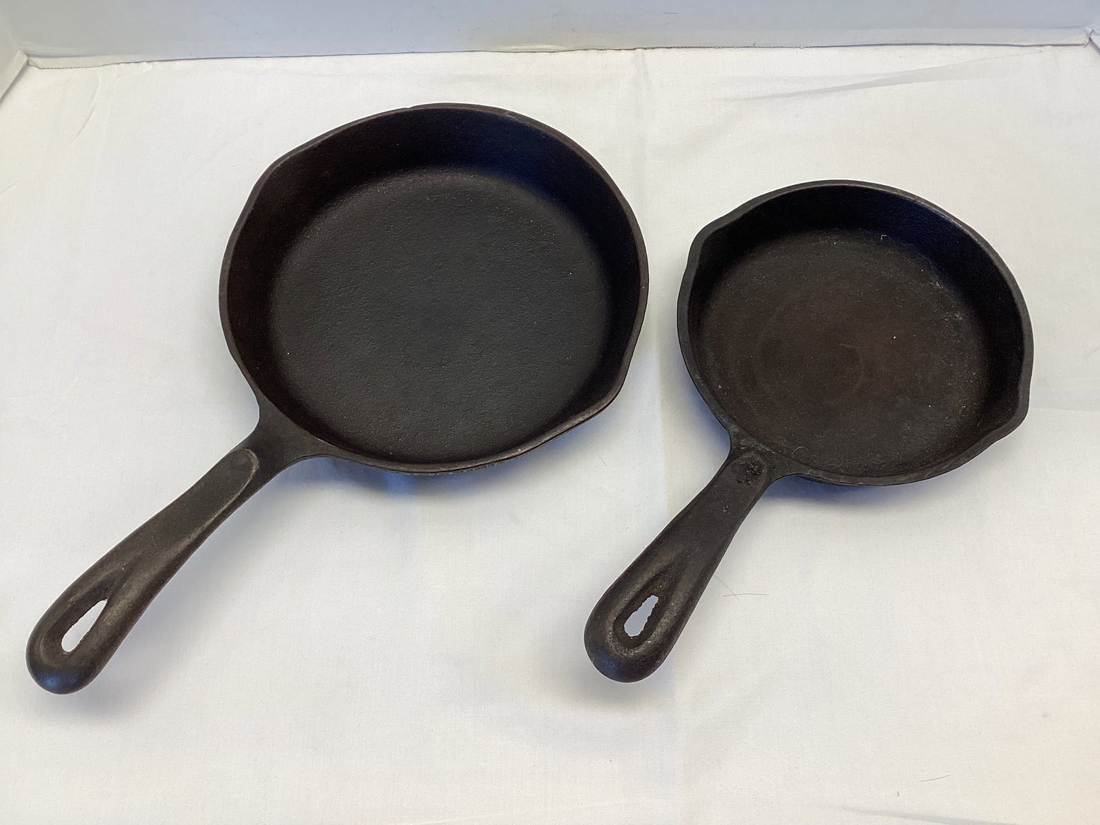 Two Wagner's 1891 Original Cast Iron Skillets (1 of 13)