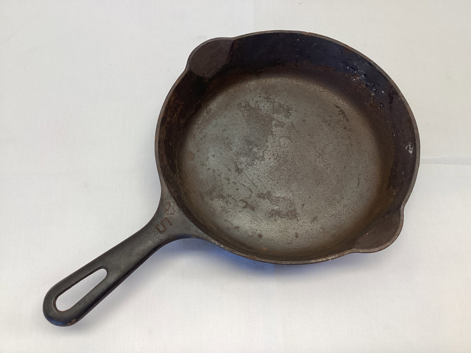 Griswold No. 5 Cast Iron Skillet (1 of 8)