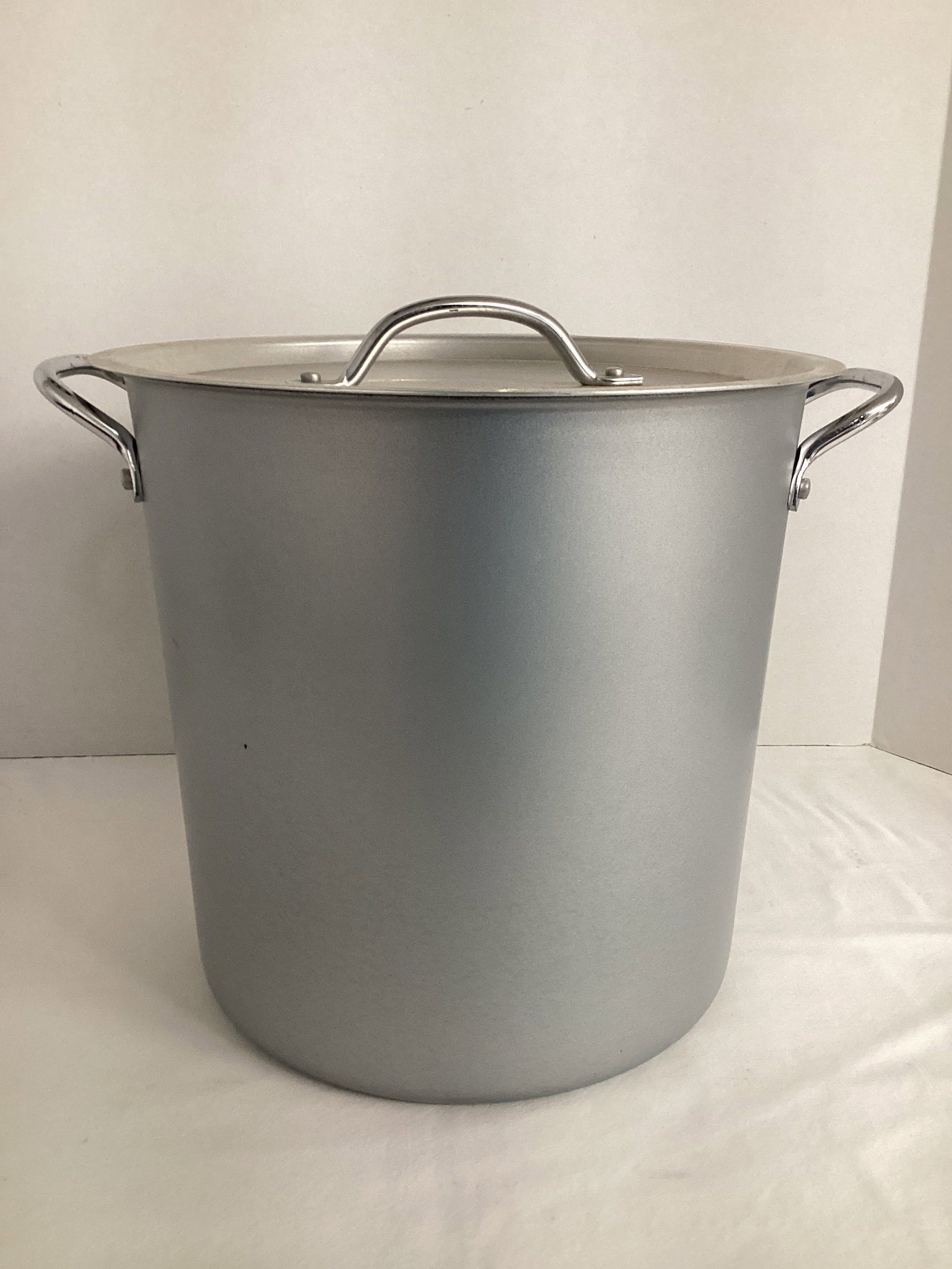 Stock Pot with Non-Stick Interior (1 of 6)